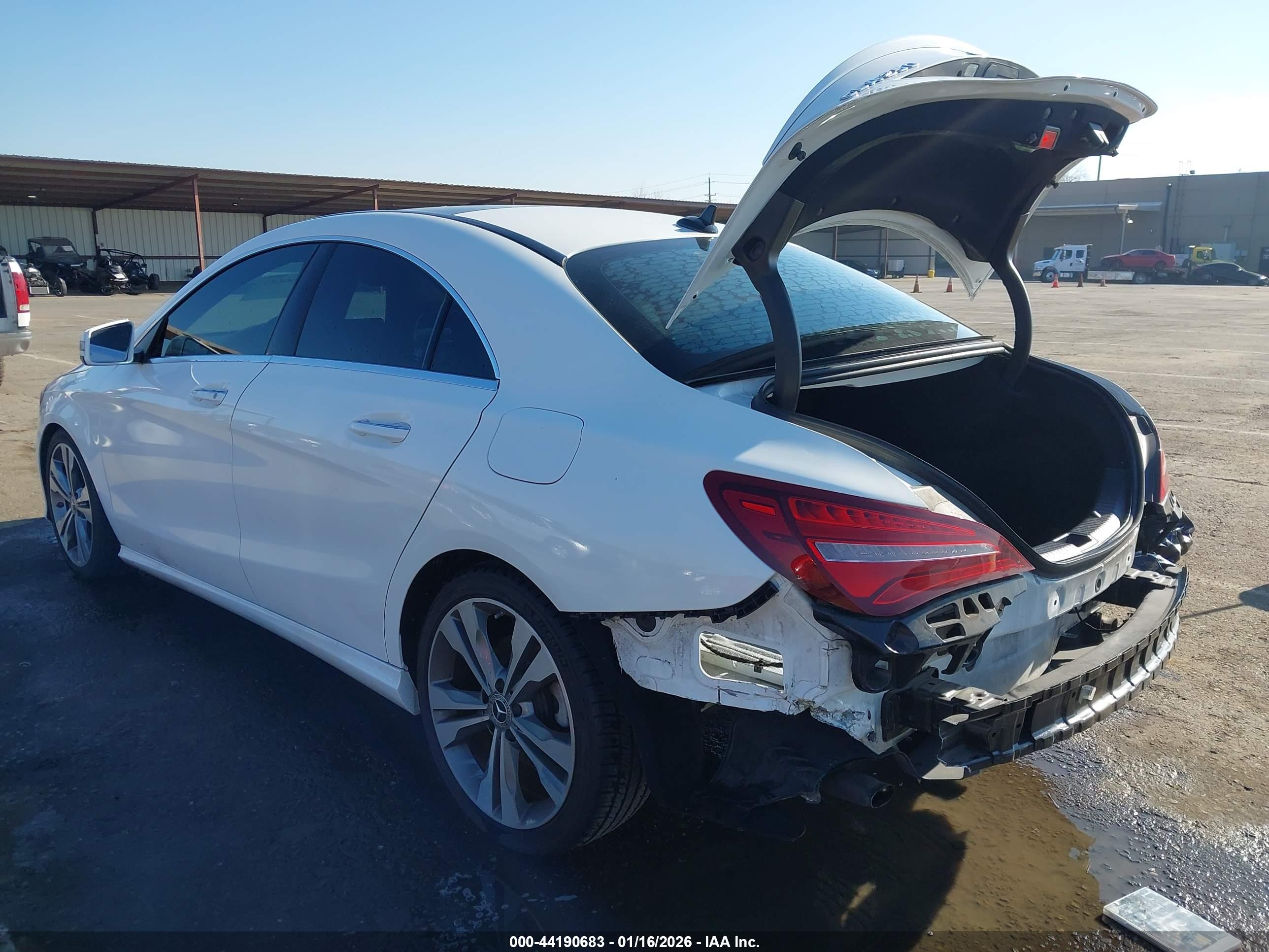 MERCEDES-BENZ CLA image 6