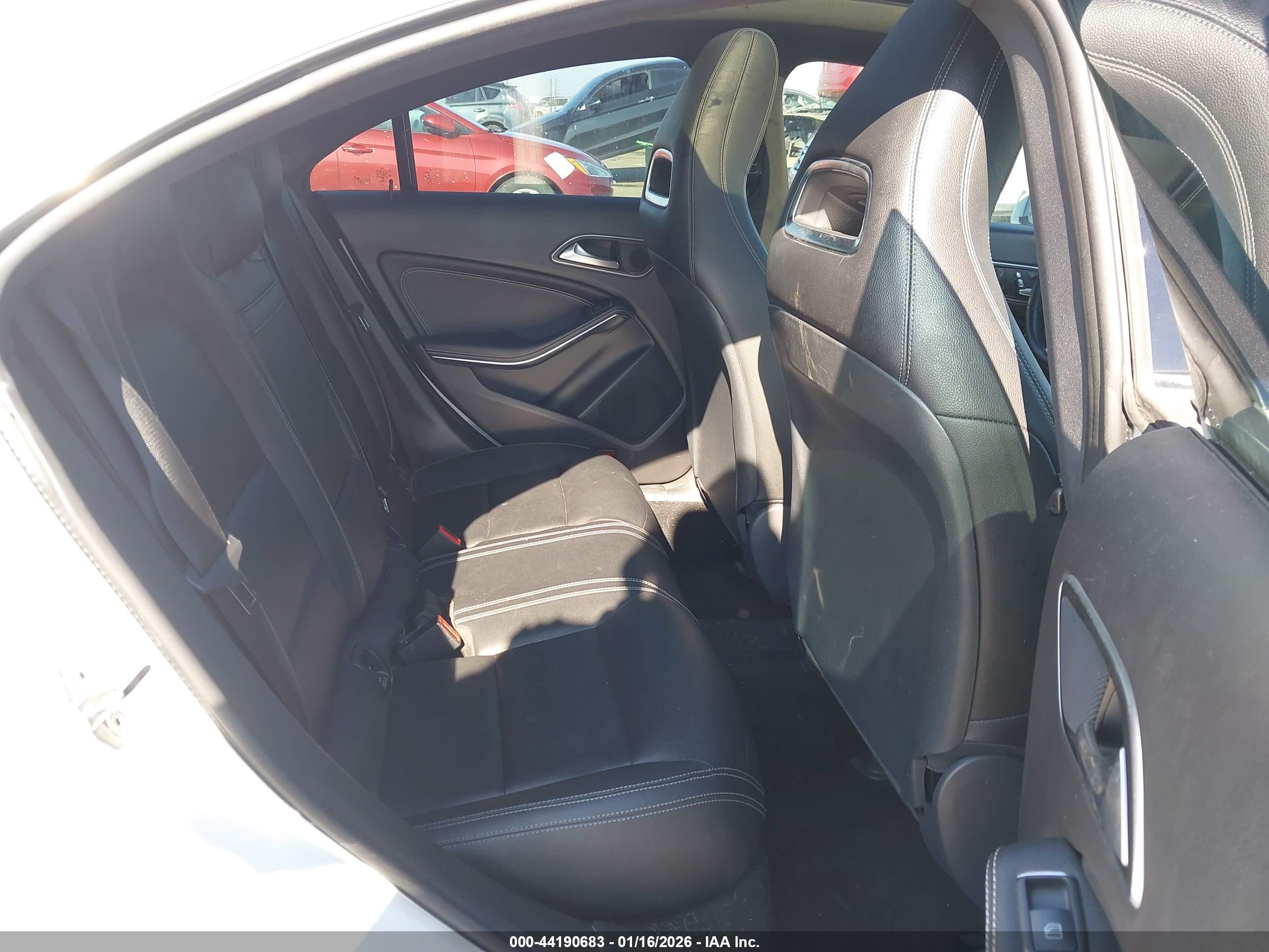 MERCEDES-BENZ CLA image 8