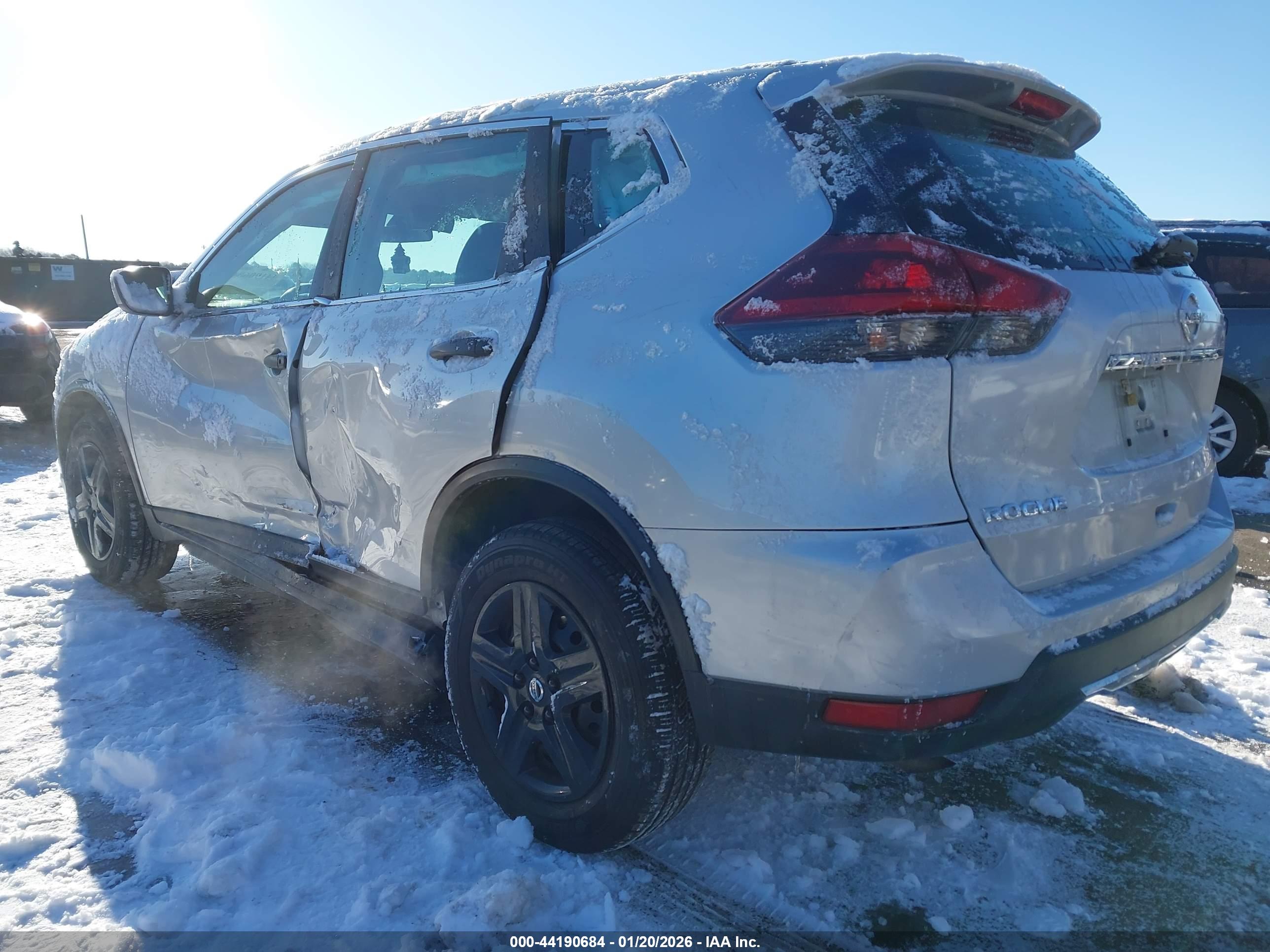 NISSAN ROGUE image 3