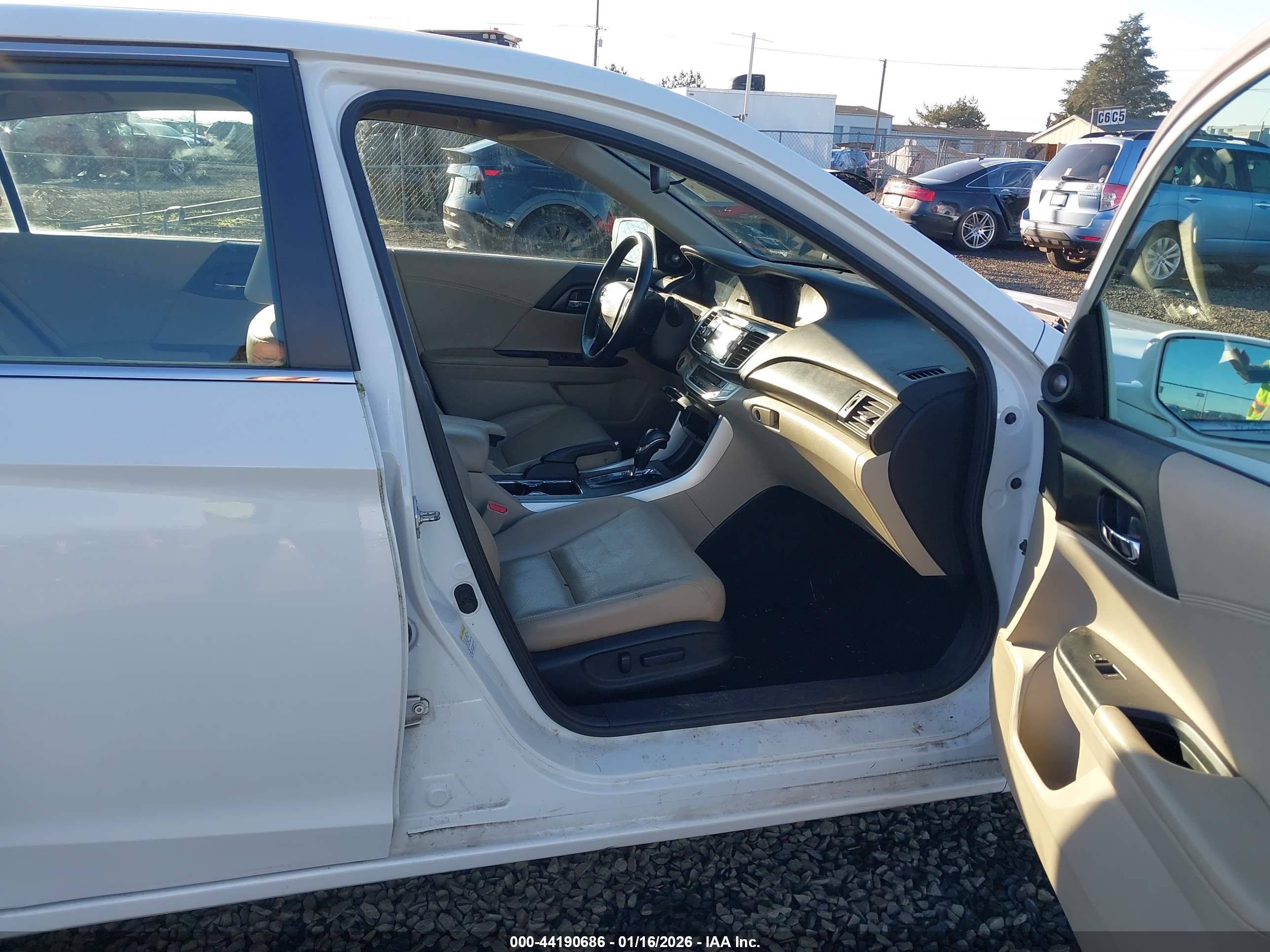 HONDA ACCORD image 5