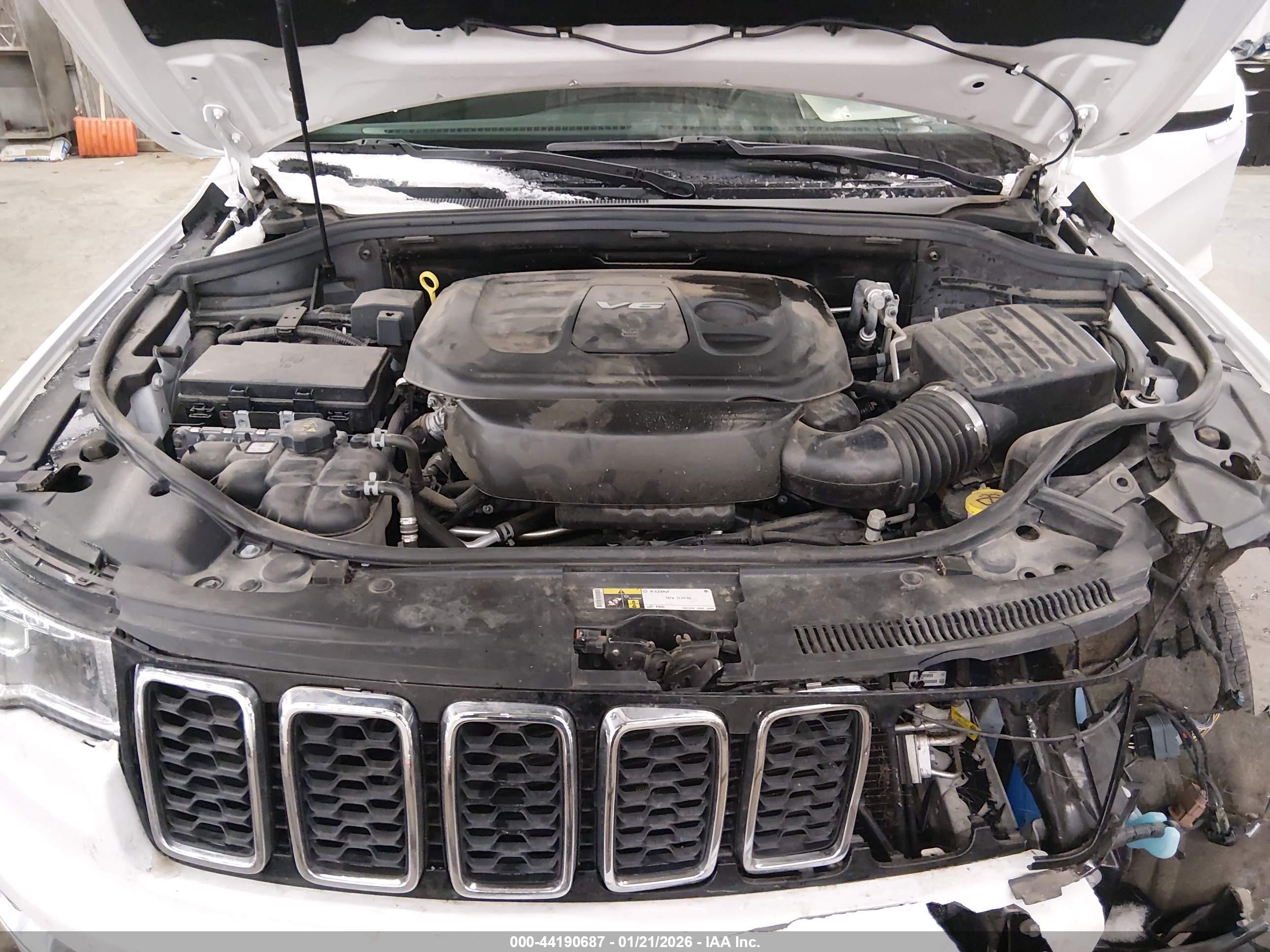 JEEP GRAND image 10