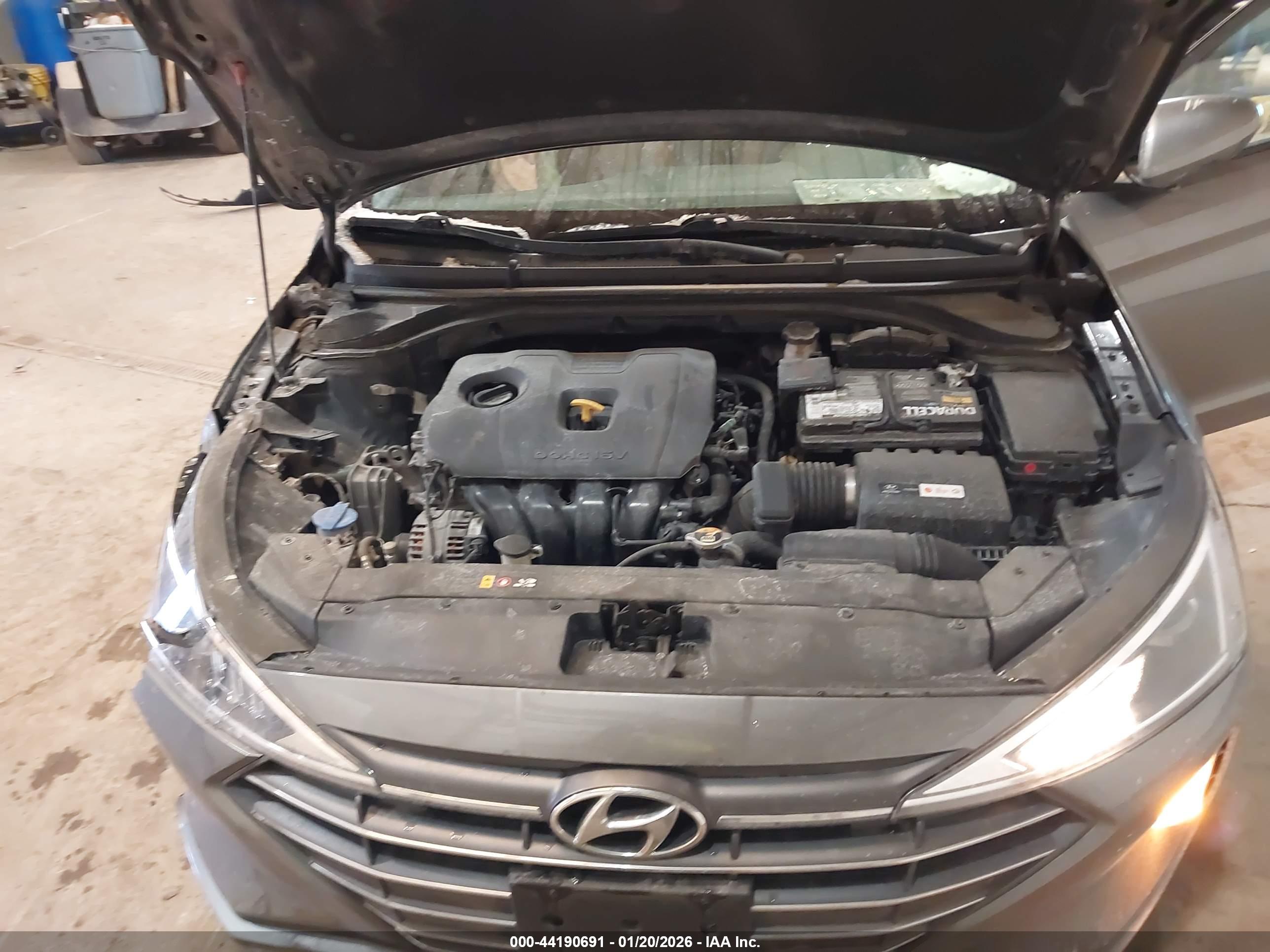 HYUNDAI ELANTRA image 10