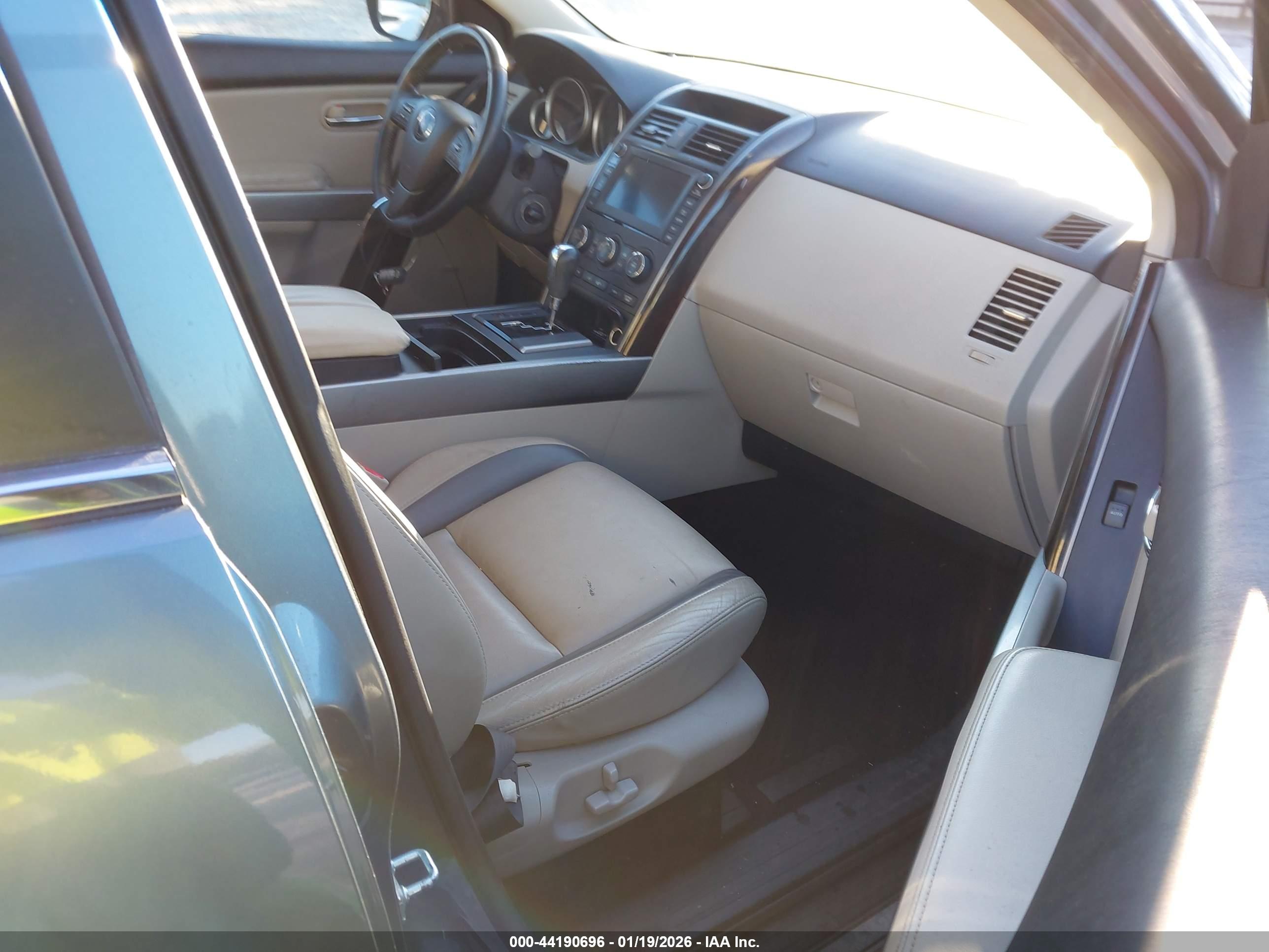 MAZDA CX-9 image 5