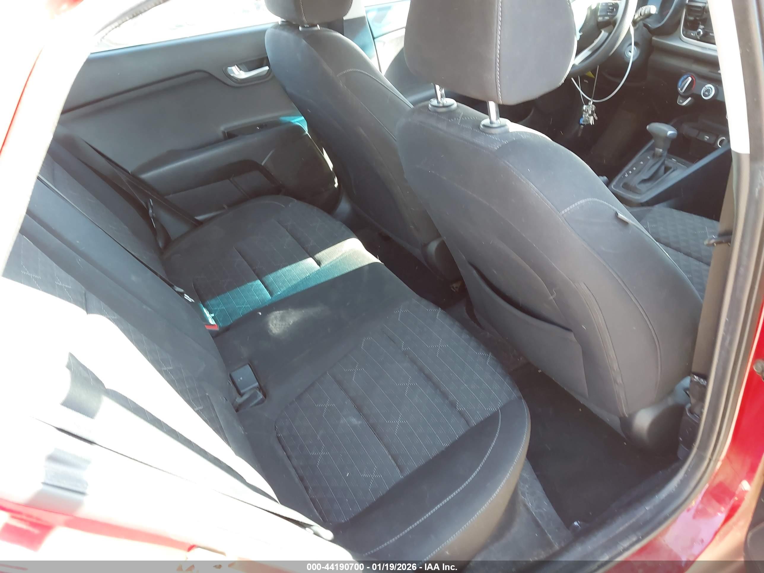 KIA RIO image 8