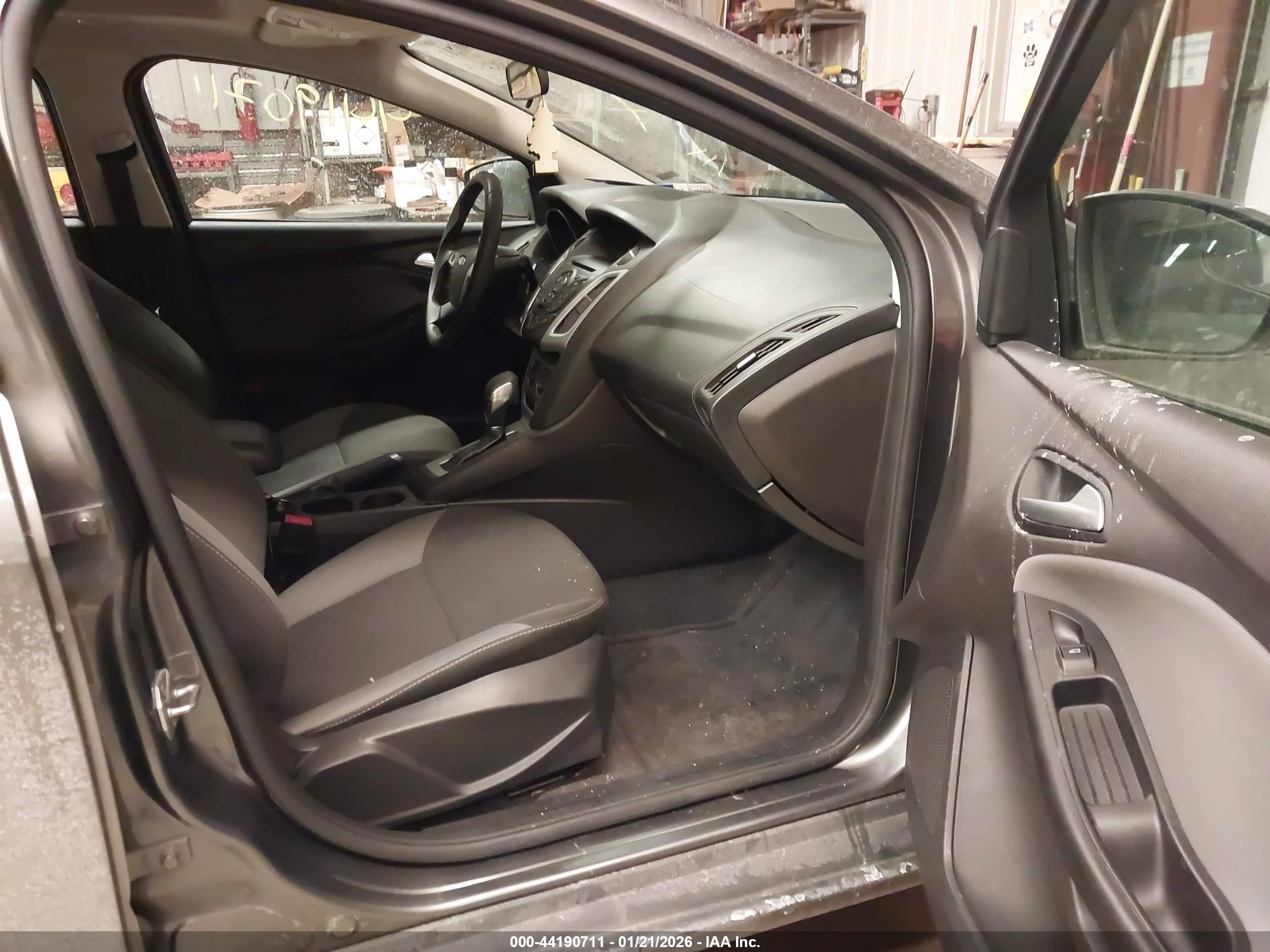 FORD FOCUS image 5