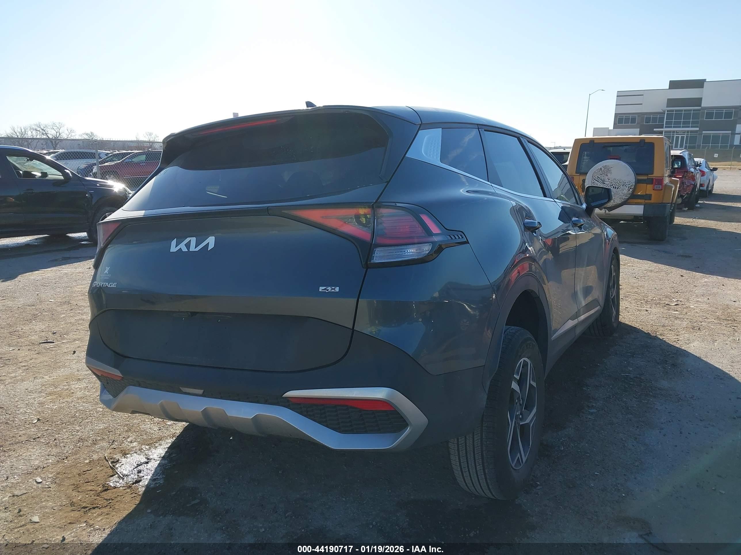 KIA SPORTAGE image 4