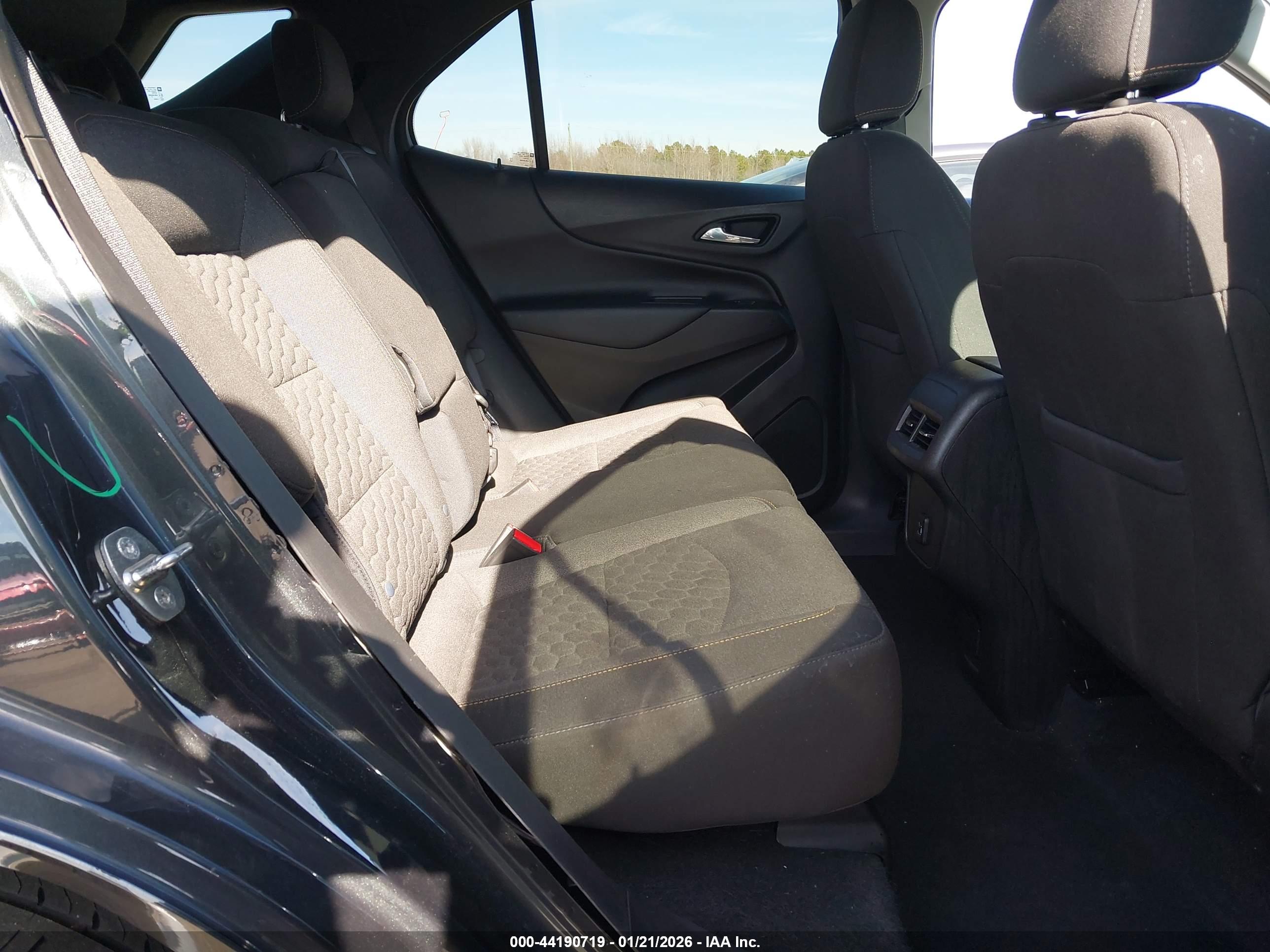 CHEVROLET EQUINOX image 8
