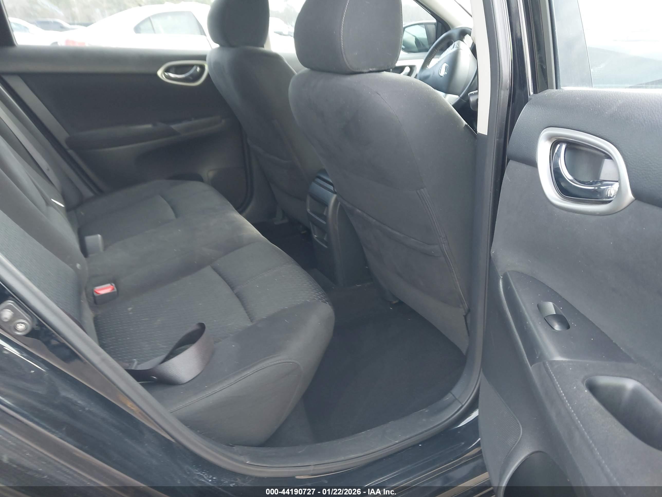 NISSAN SENTRA image 8