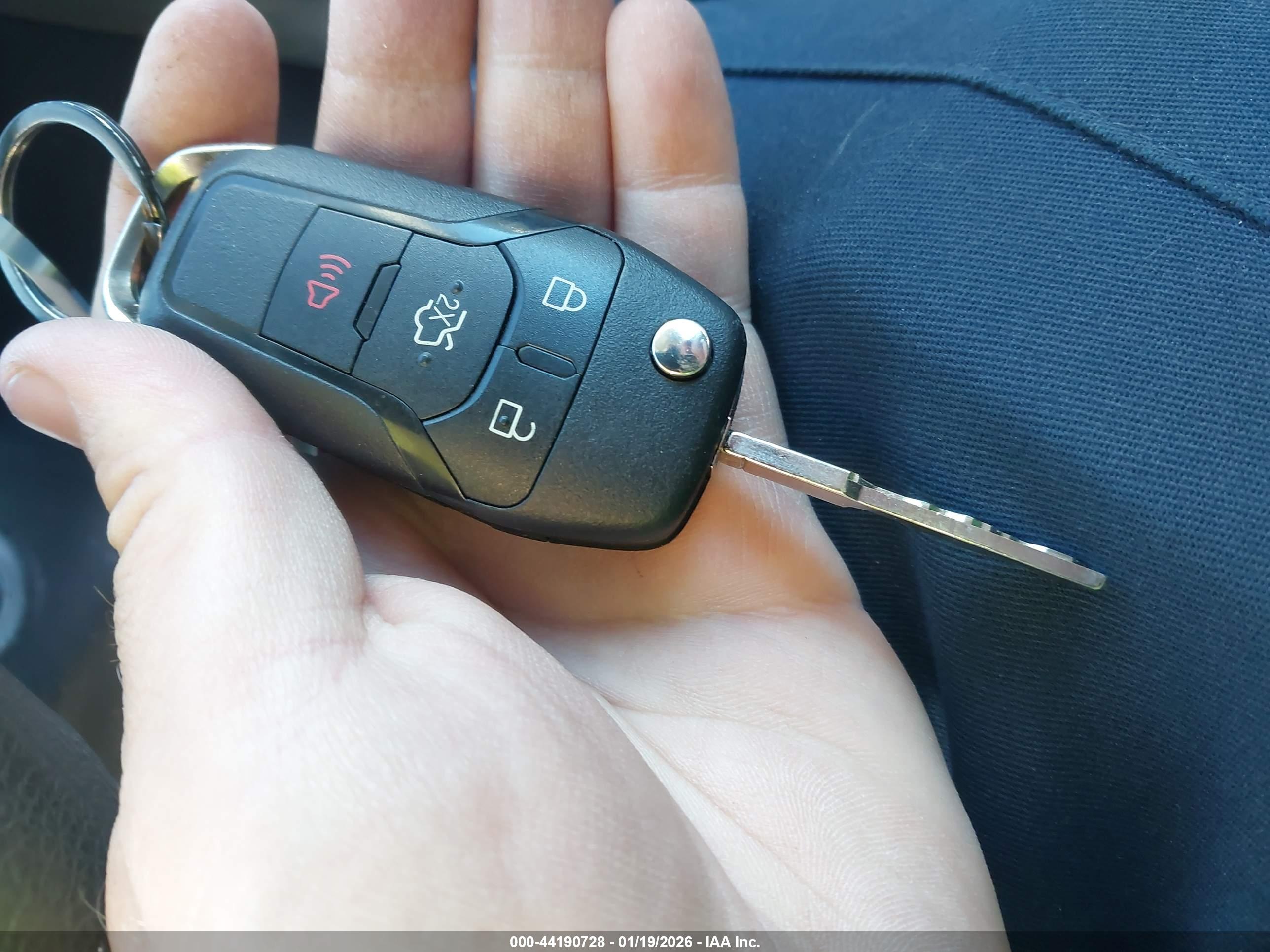 FORD FUSION image 11