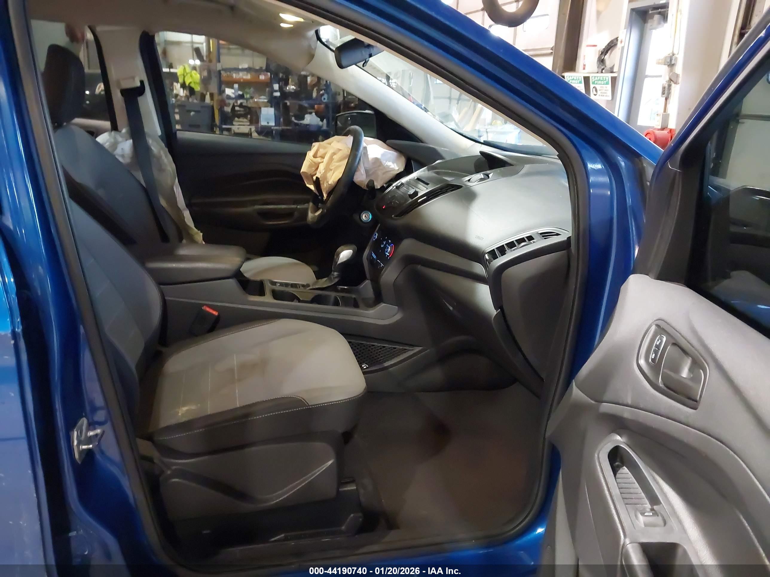 FORD ESCAPE image 5