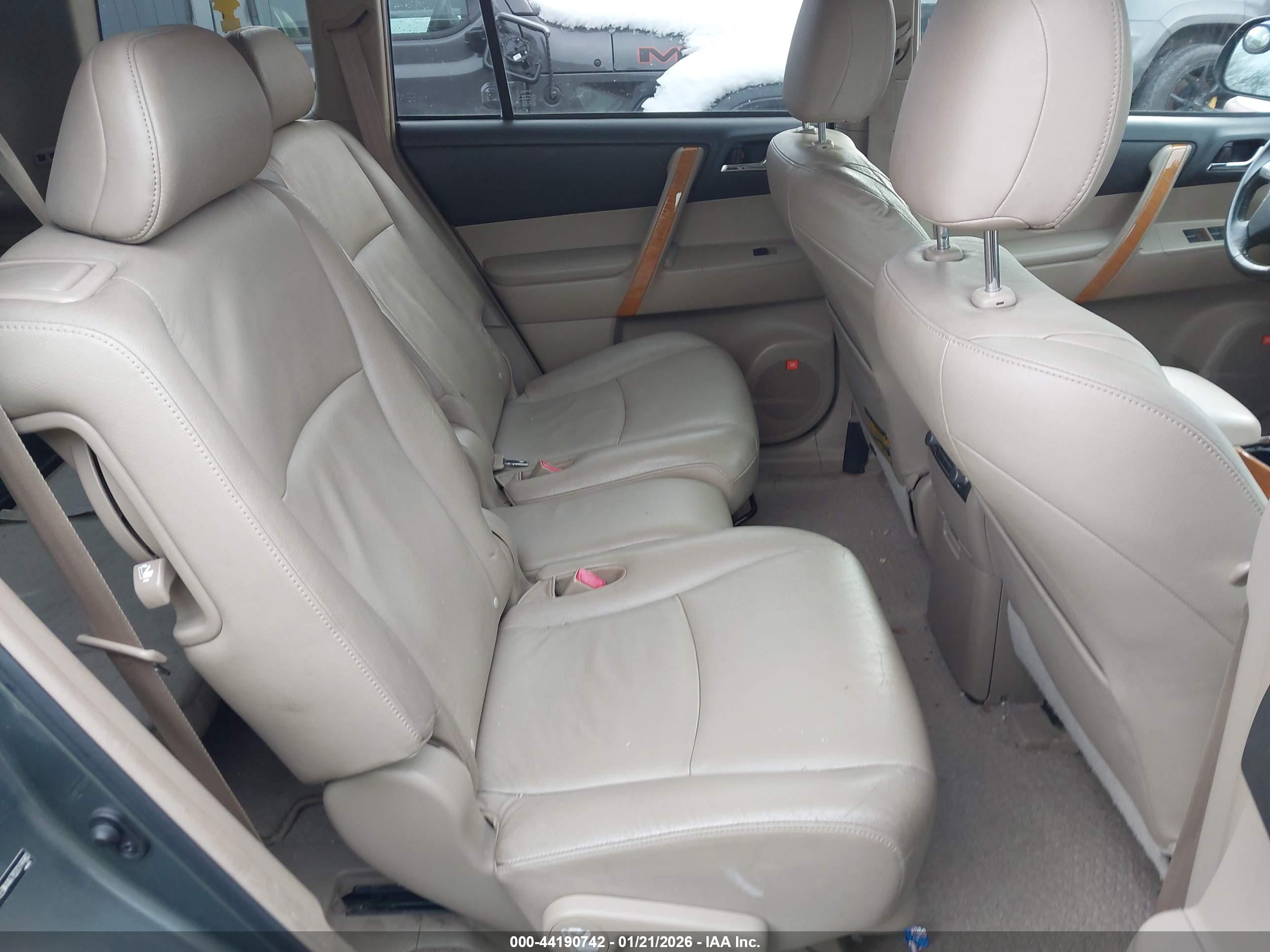 TOYOTA HIGHLANDER image 8