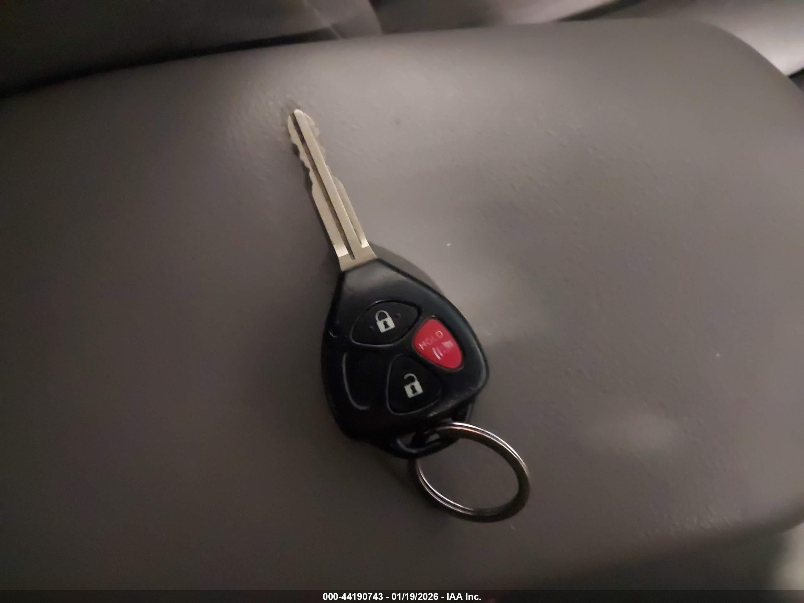 TOYOTA RAV4 image 11