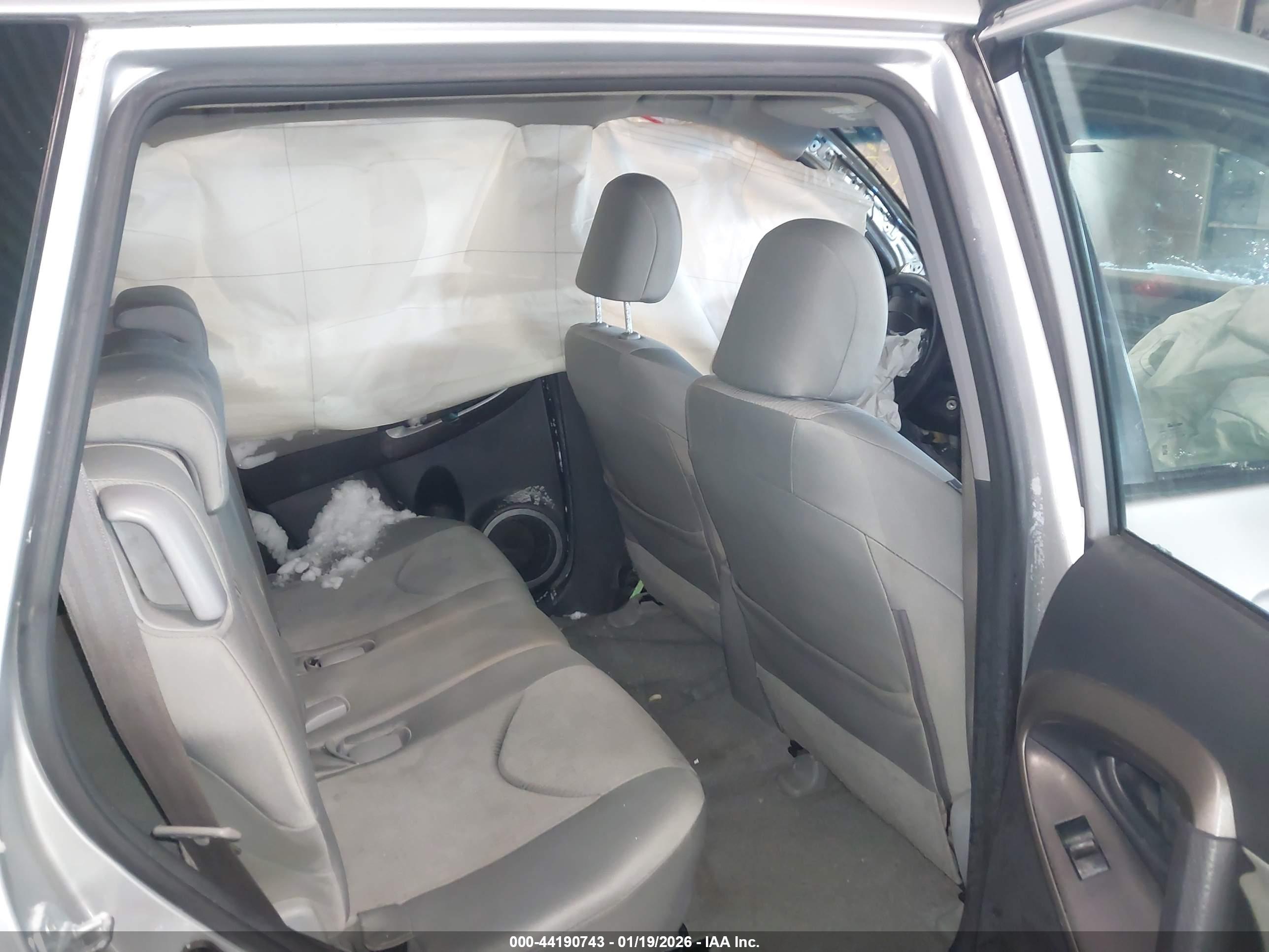 TOYOTA RAV4 image 8