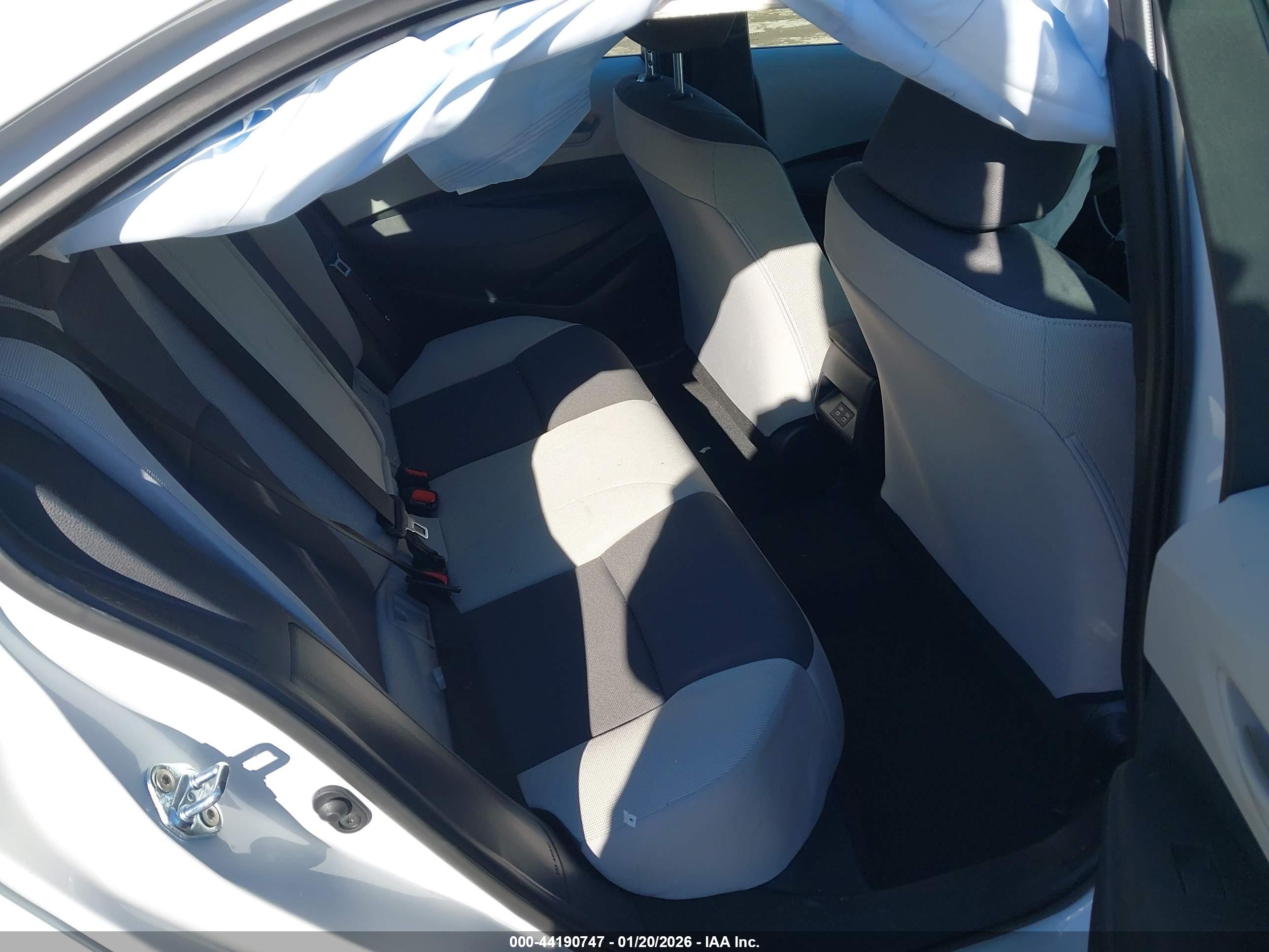 TOYOTA COROLLA image 8