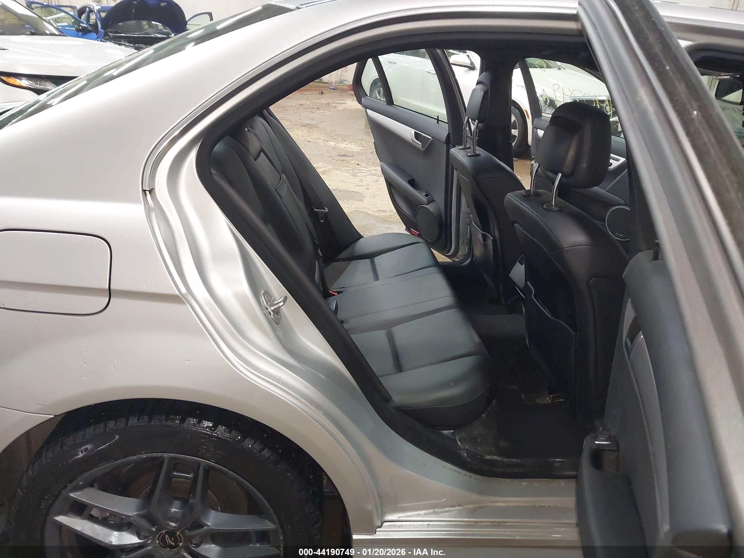 MERCEDES-BENZ C image 8