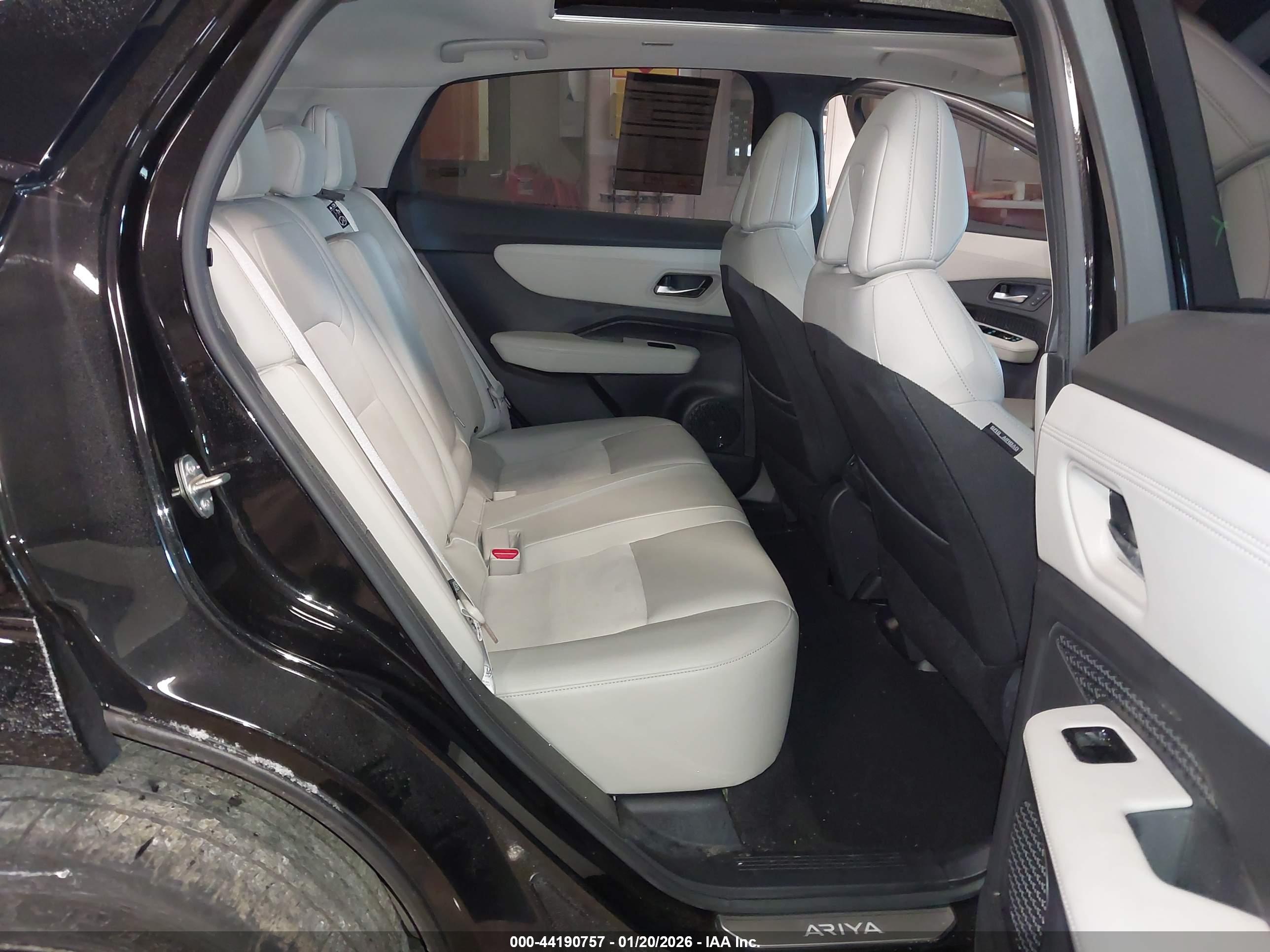 NISSAN ARIYA image 8