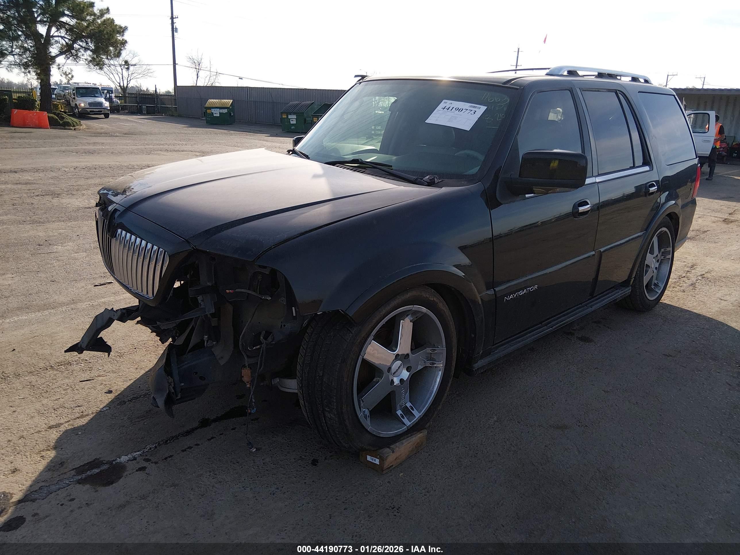 LINCOLN NAVIGATOR image 2