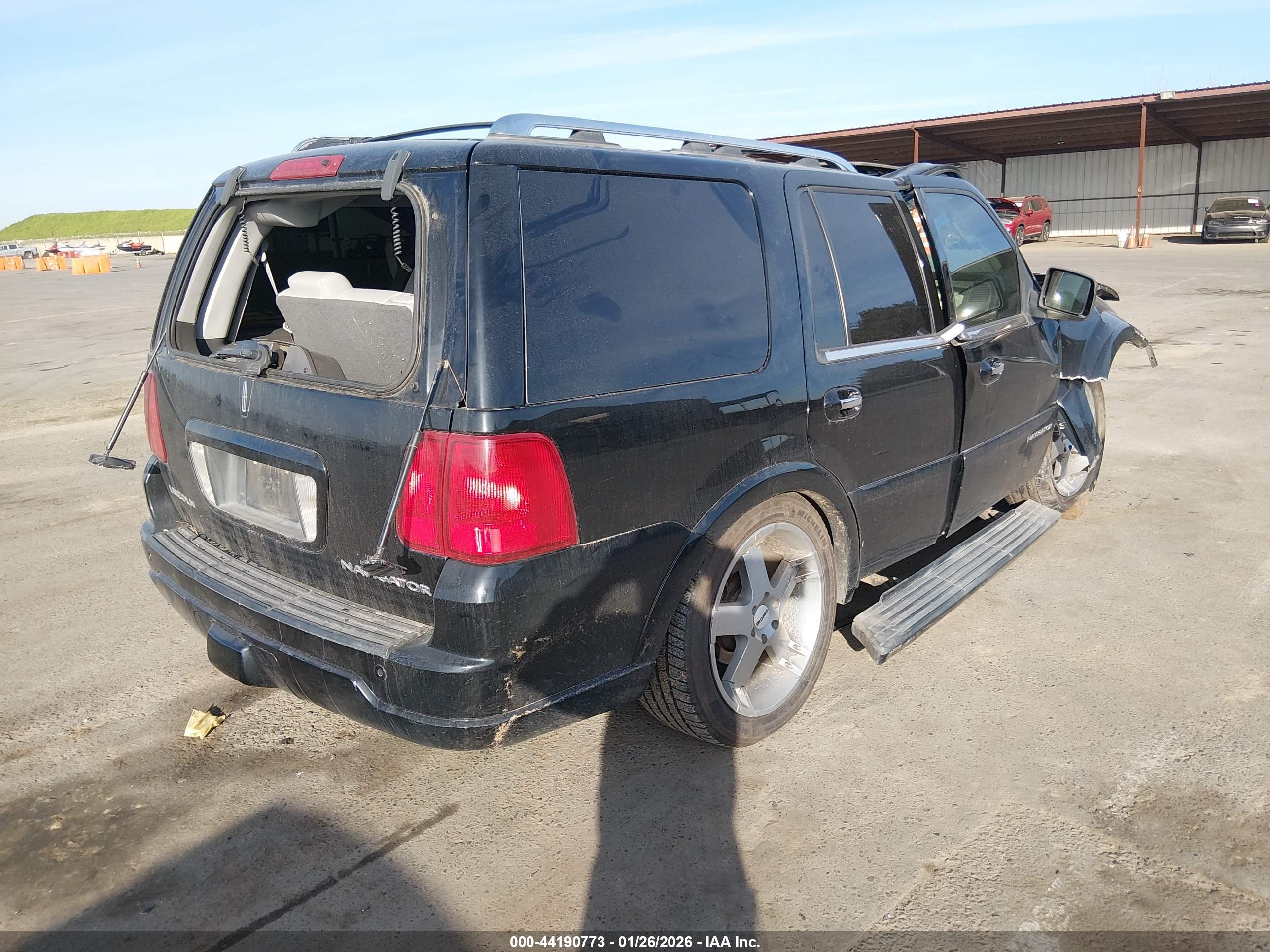 LINCOLN NAVIGATOR image 4