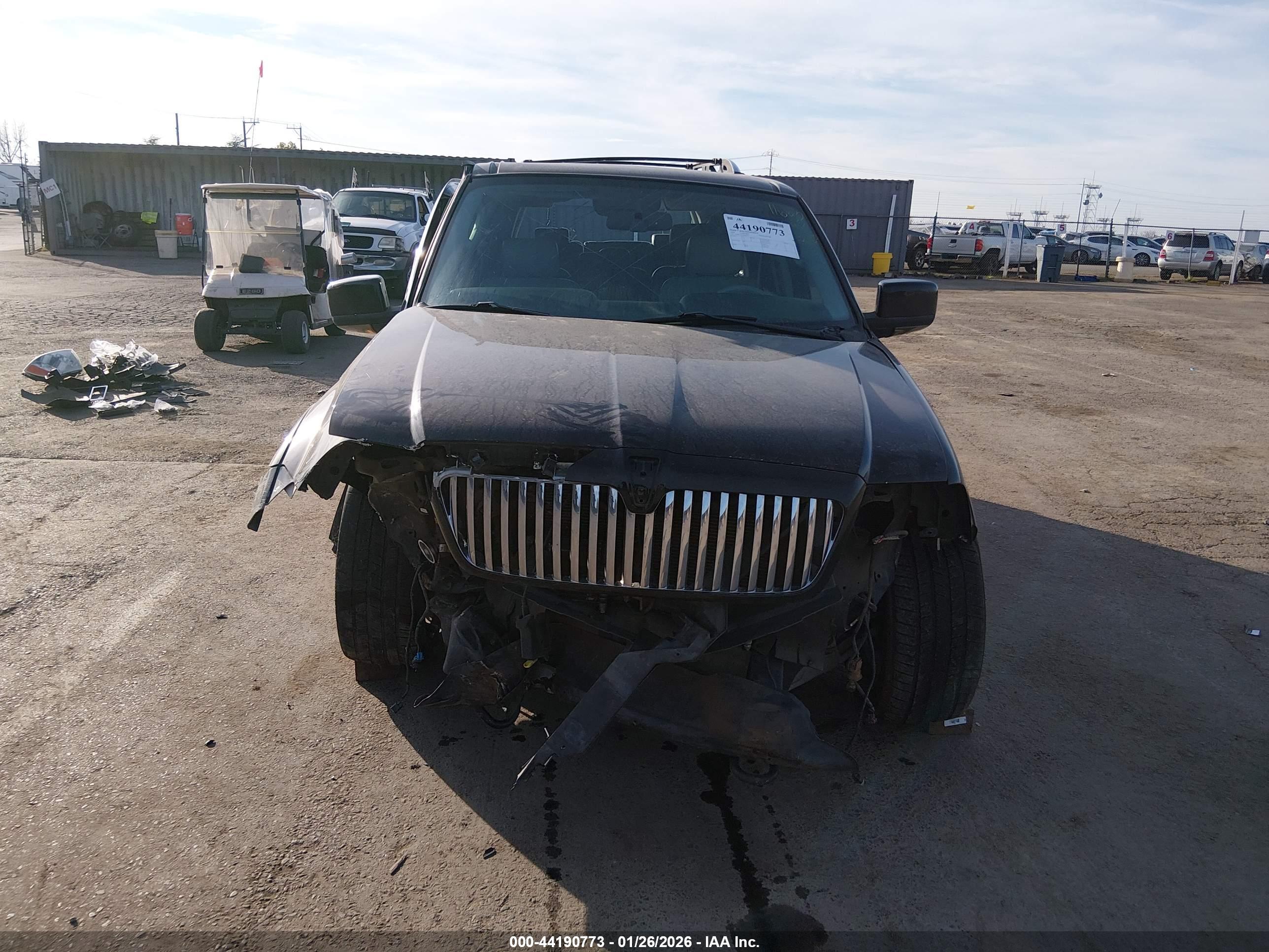 LINCOLN NAVIGATOR image 6