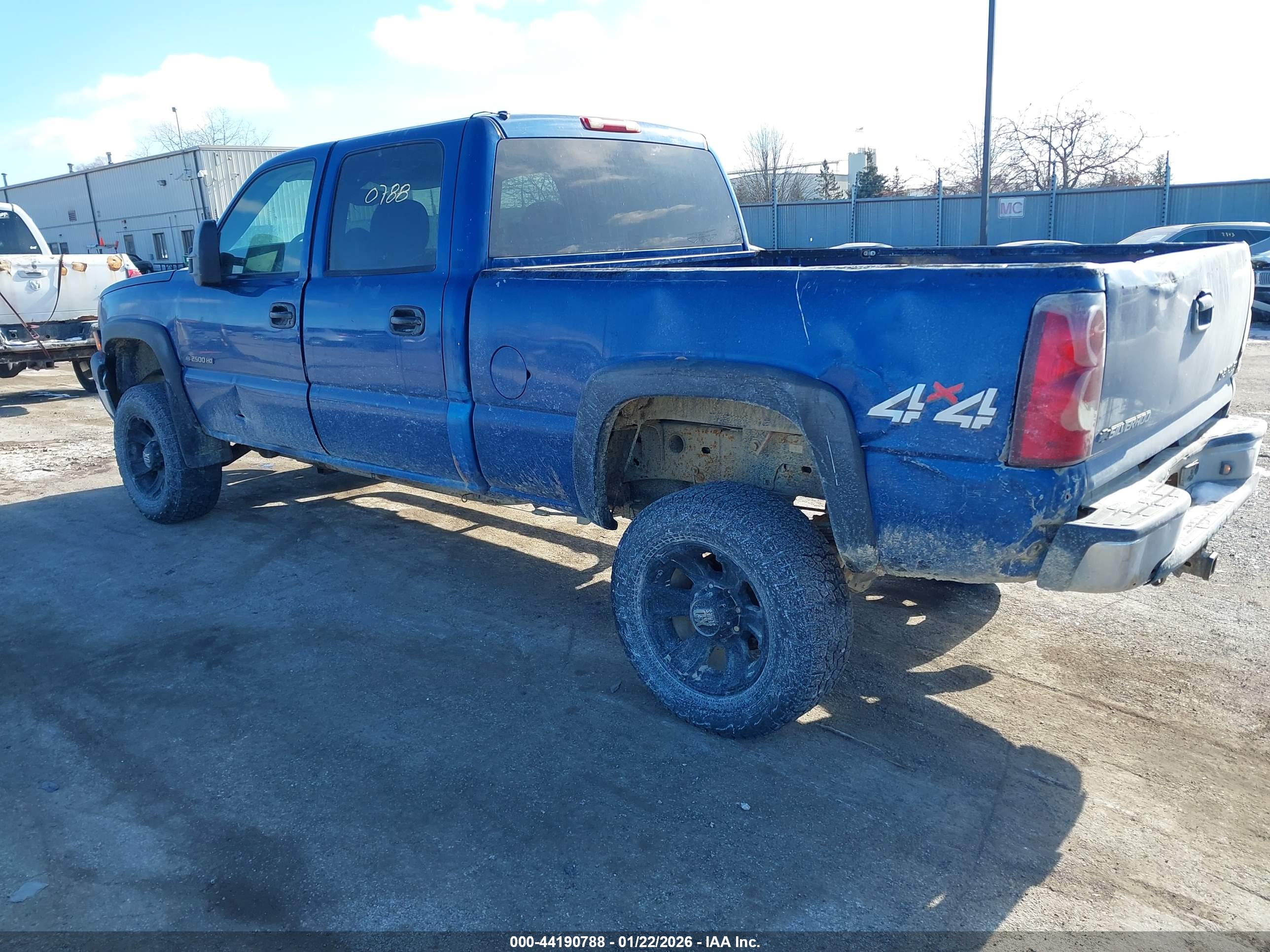 CHEVROLET SILVERADO image 3
