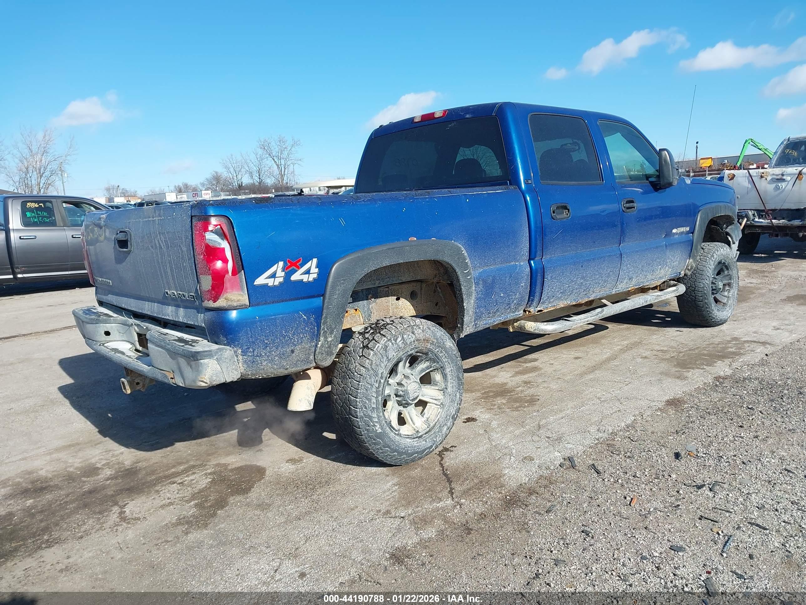 CHEVROLET SILVERADO image 4