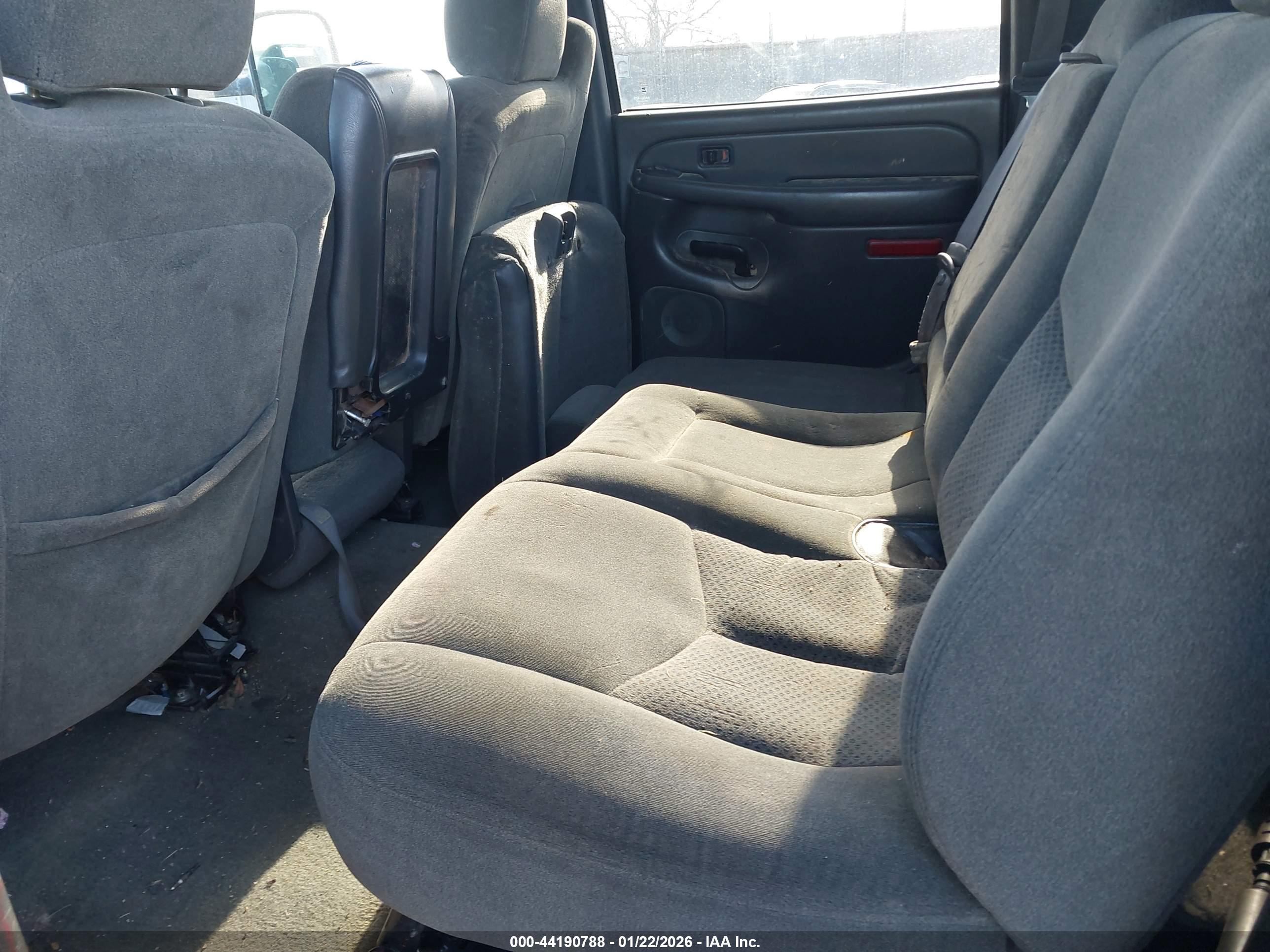 CHEVROLET SILVERADO image 8