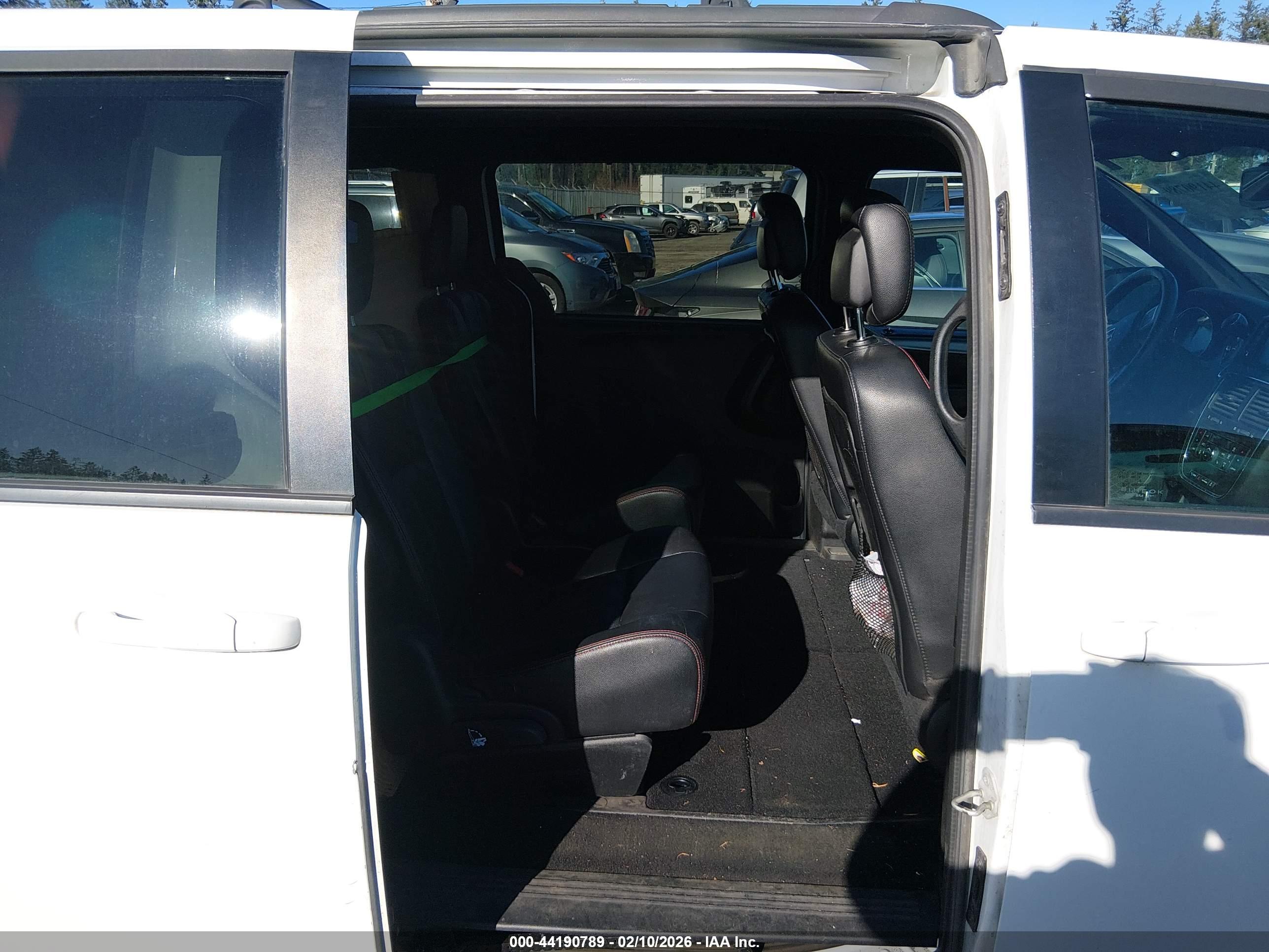 DODGE GRAND image 8