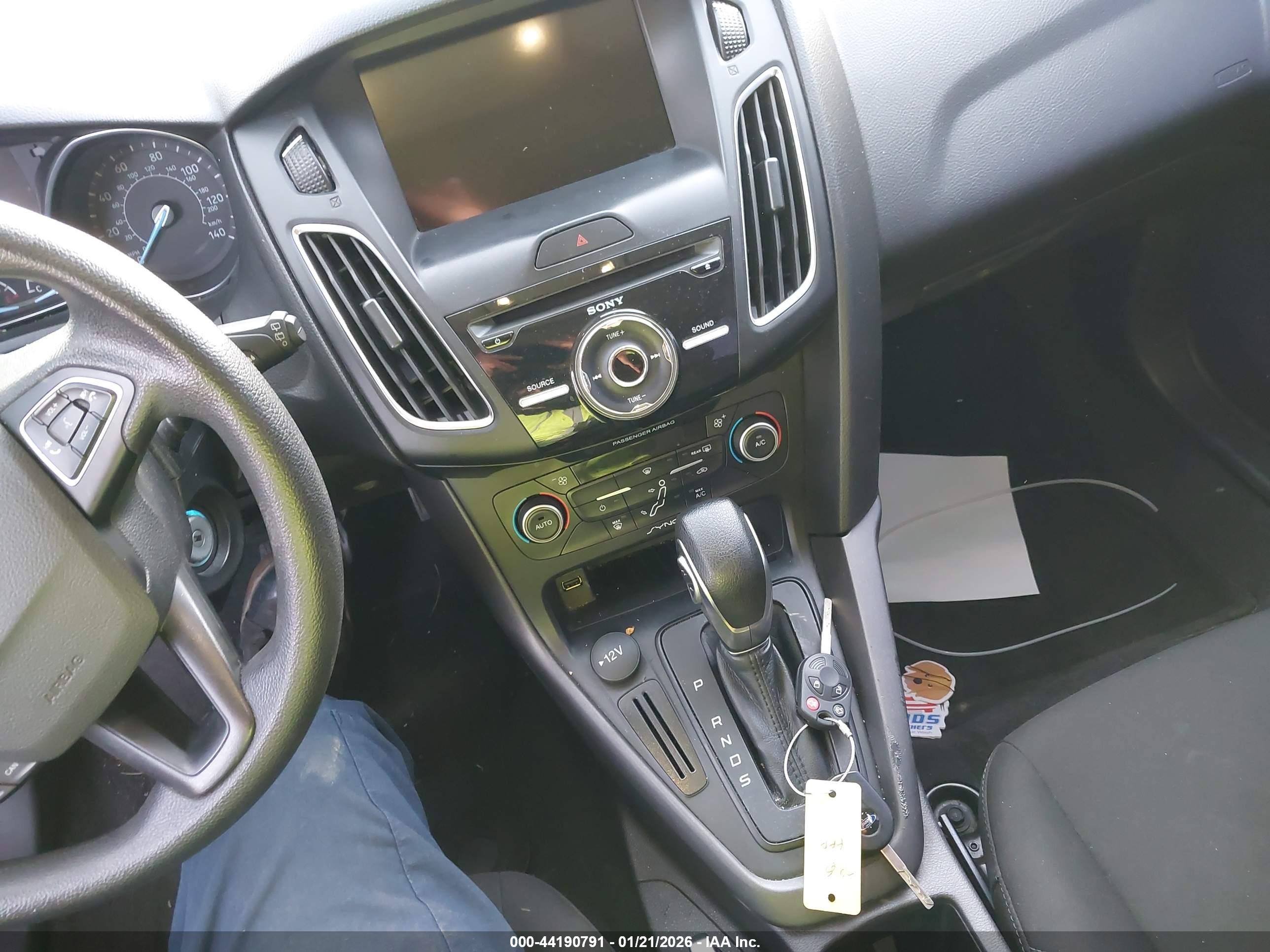 FORD FOCUS image 11