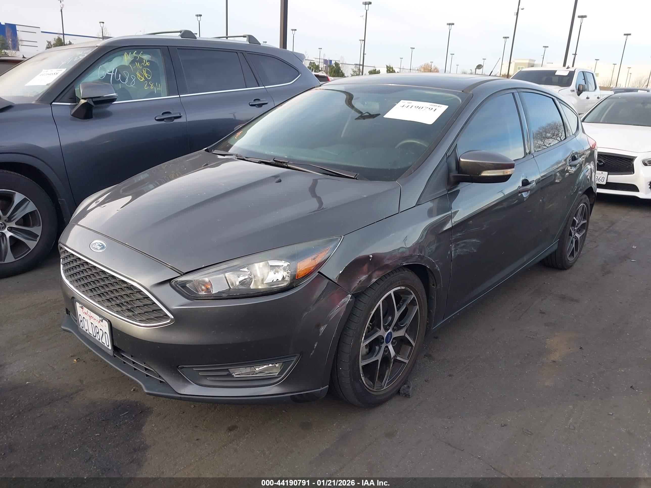 FORD FOCUS image 2