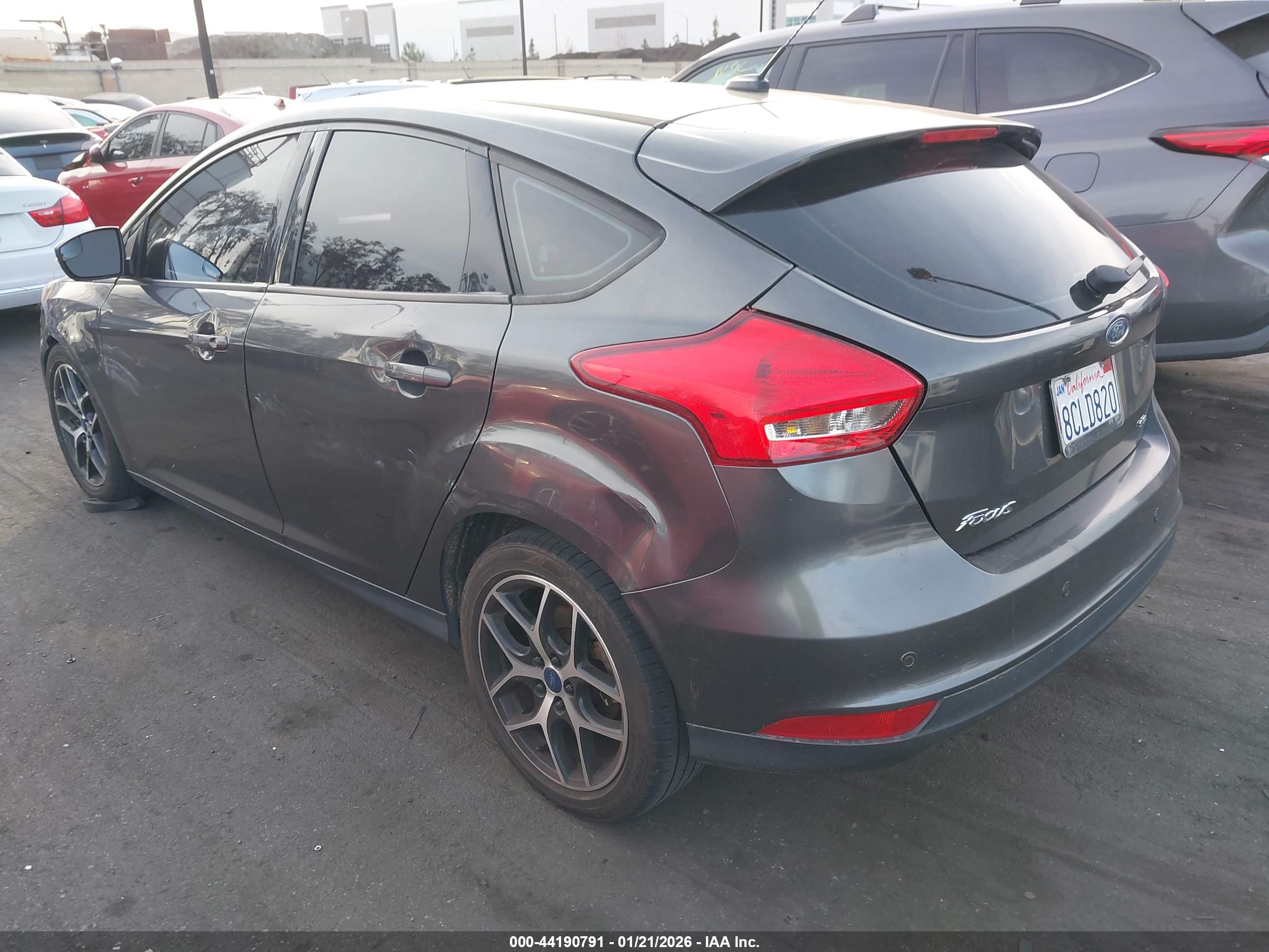FORD FOCUS image 3