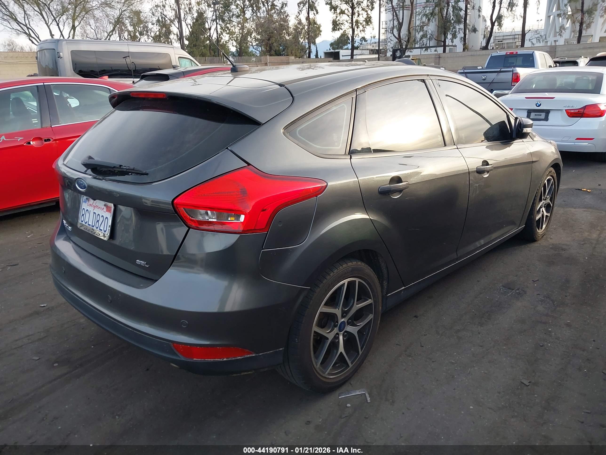 FORD FOCUS image 4