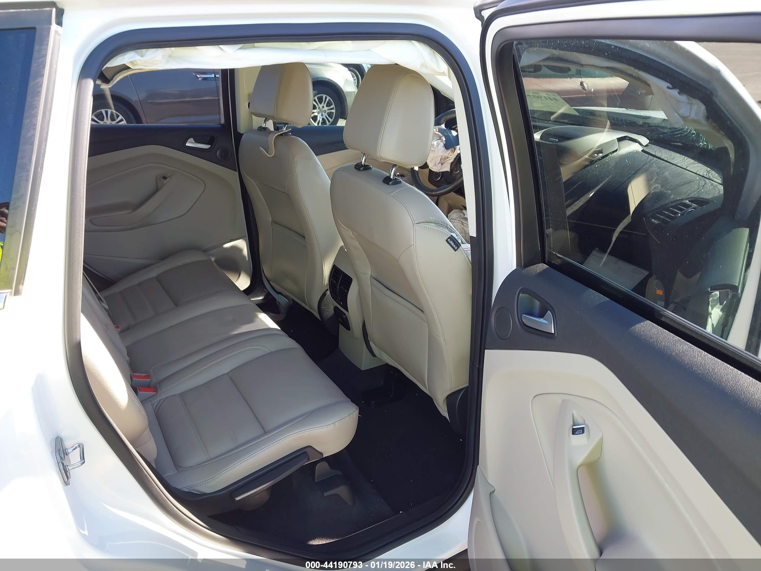 FORD ESCAPE image 8