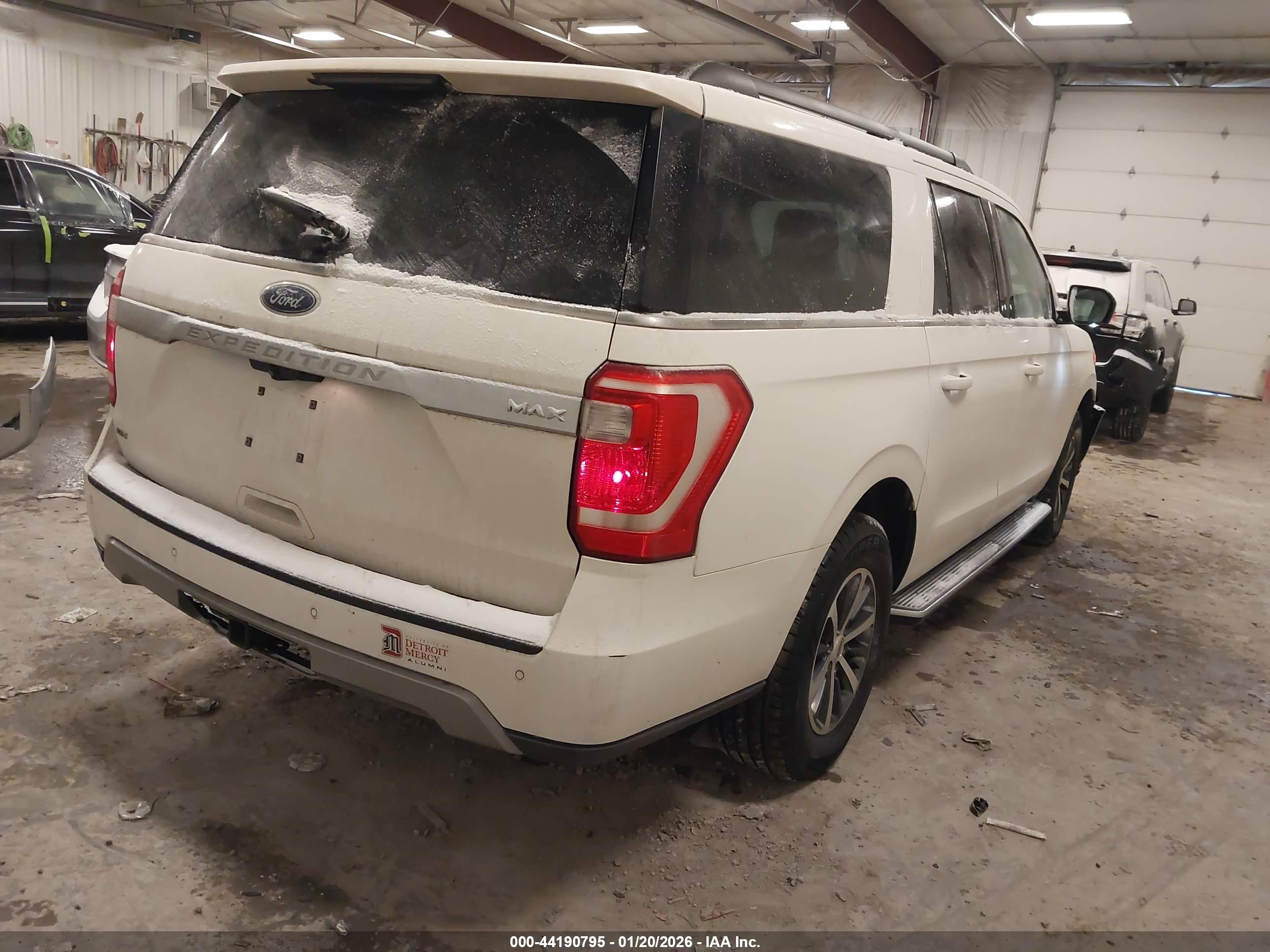 FORD EXPEDITION image 4