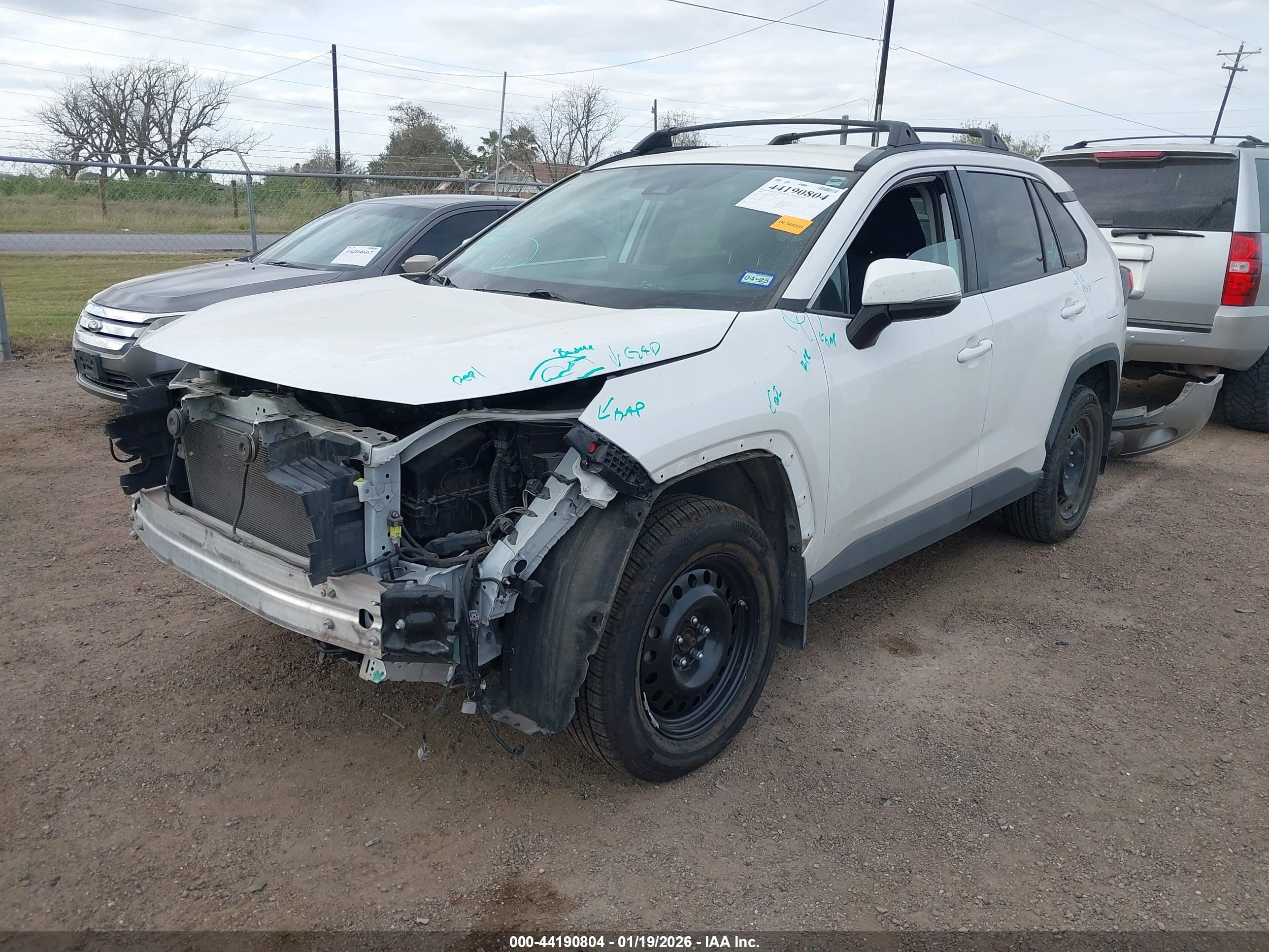 TOYOTA RAV4 image 2