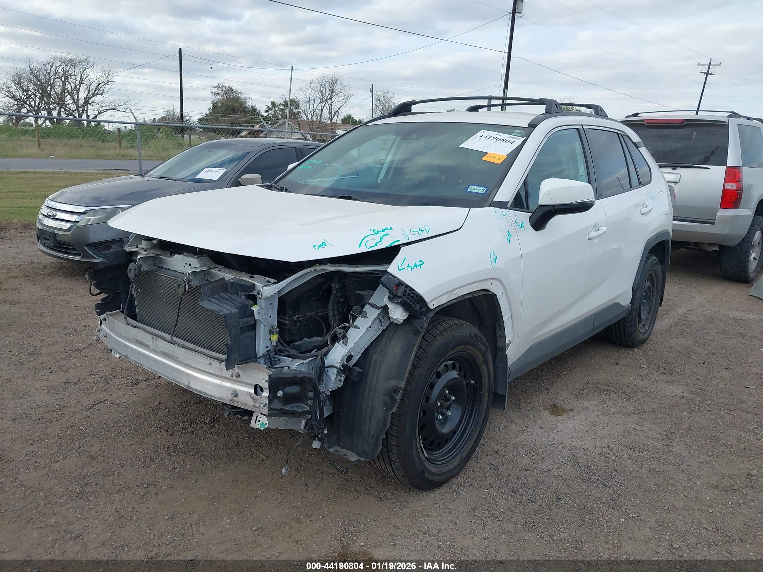 TOYOTA RAV4 image 6