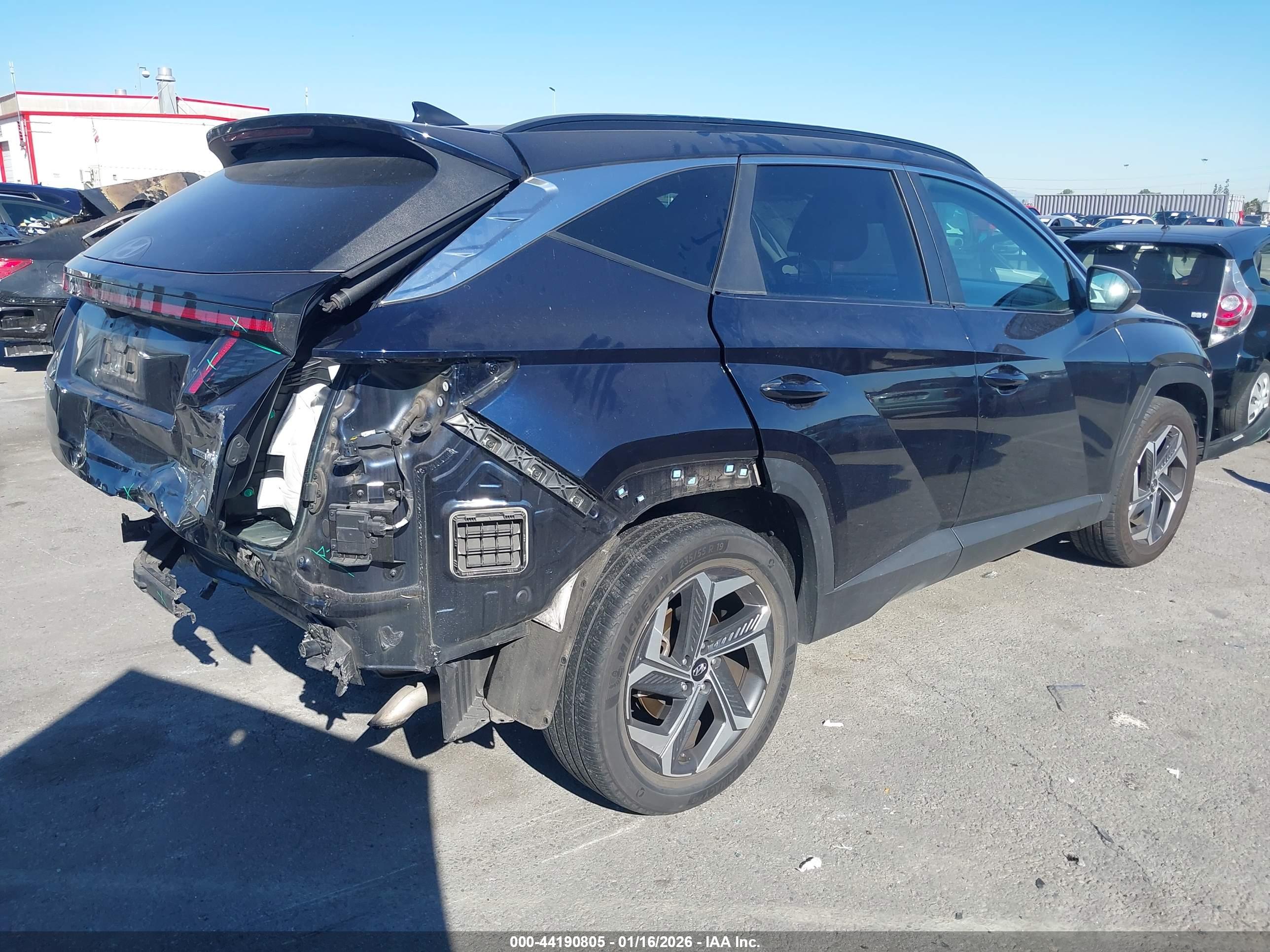 HYUNDAI TUCSON image 4