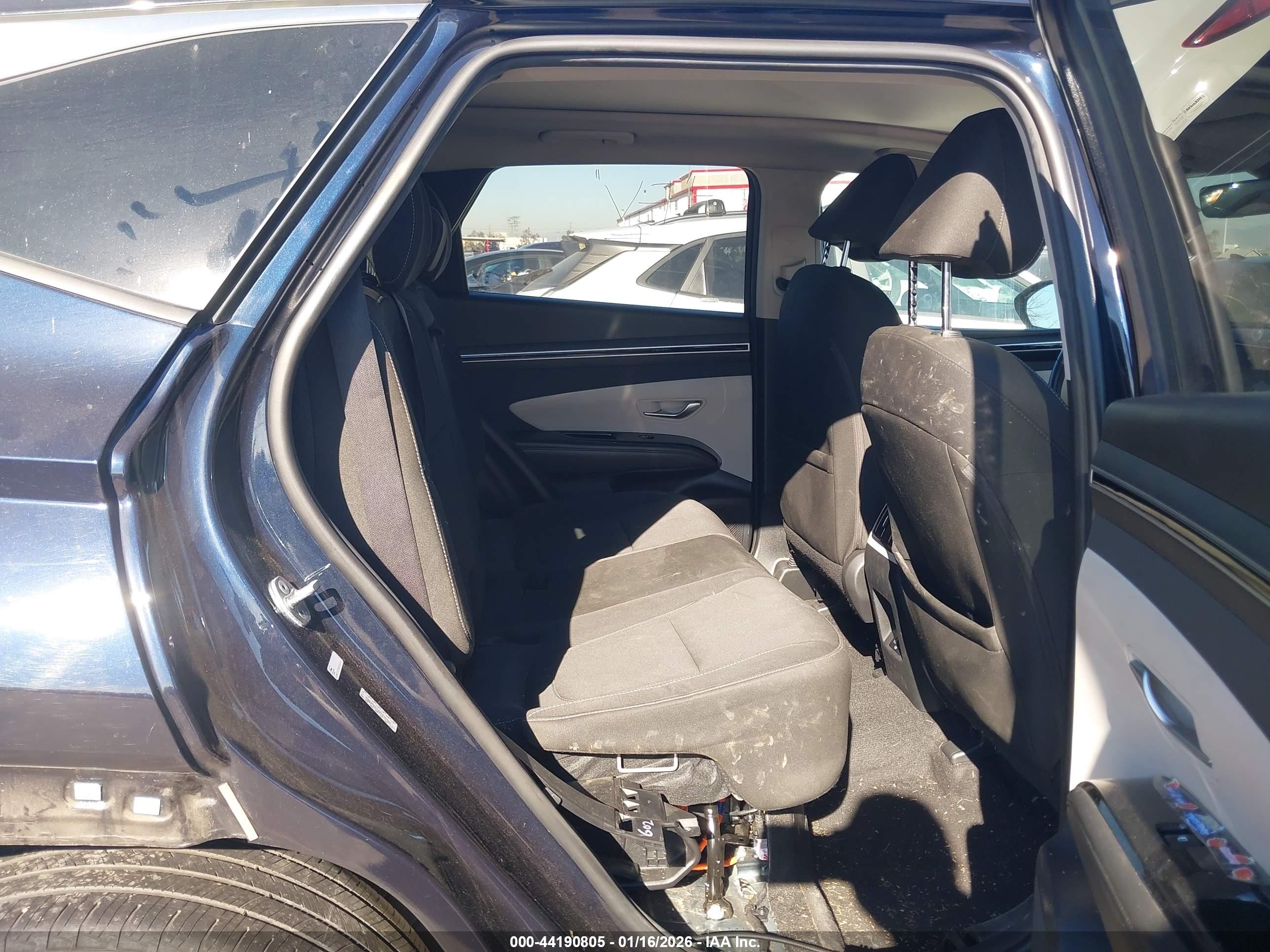 HYUNDAI TUCSON image 8