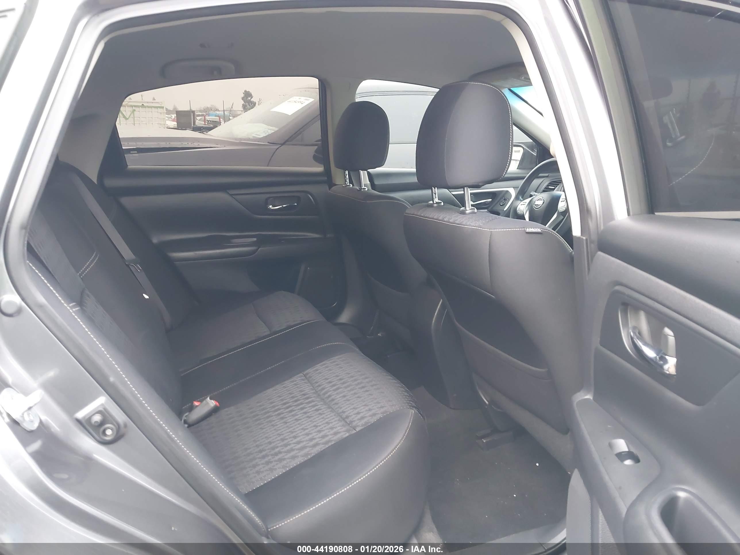 NISSAN ALTIMA image 8