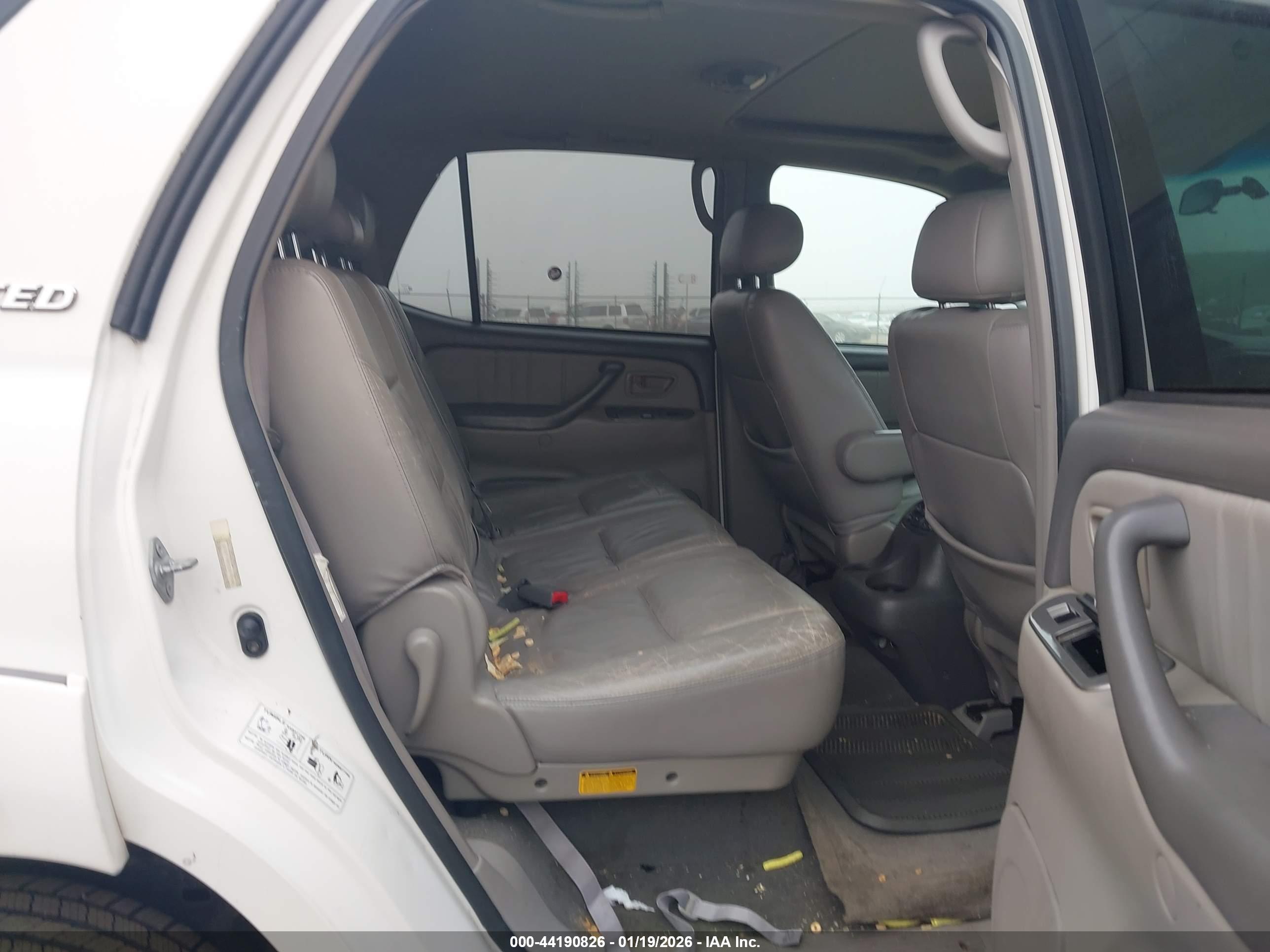TOYOTA SEQUOIA image 8