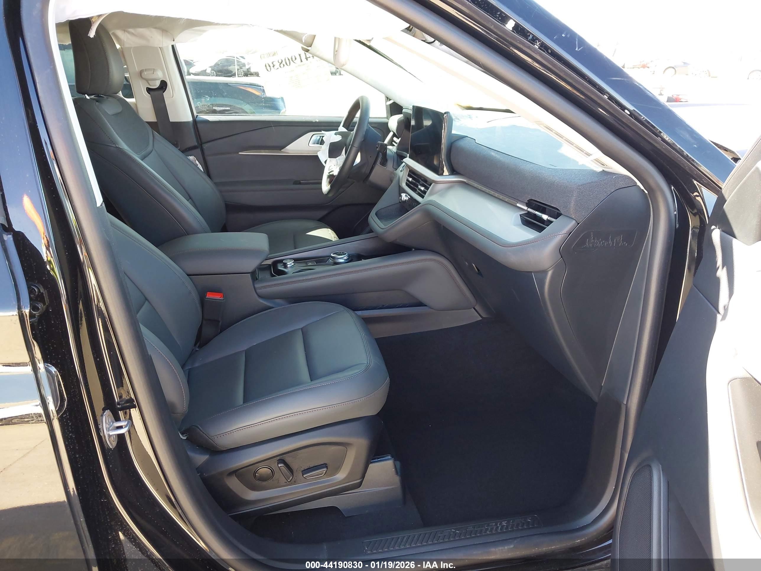 FORD EXPLORER image 5