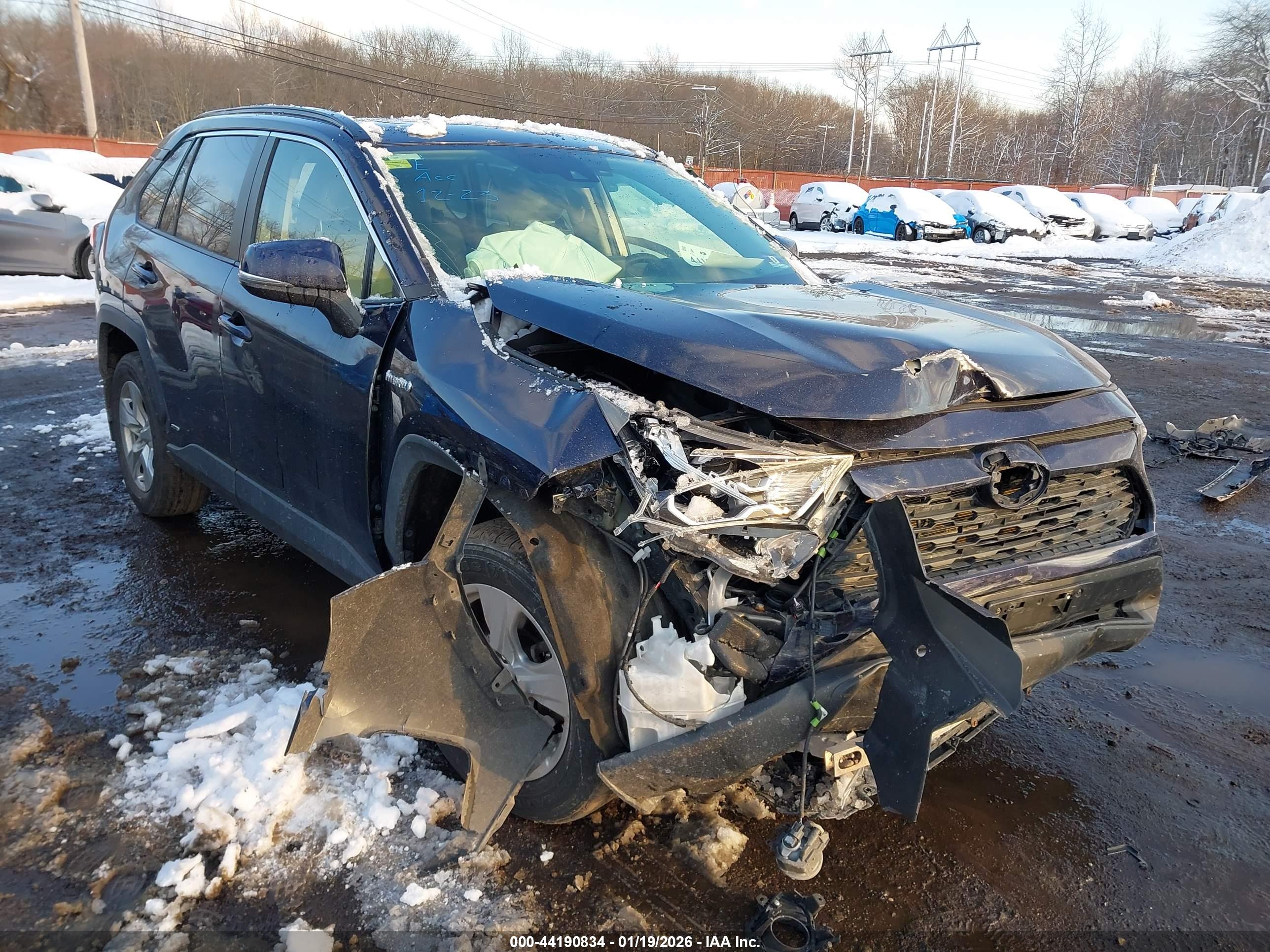 TOYOTA RAV4 image 6