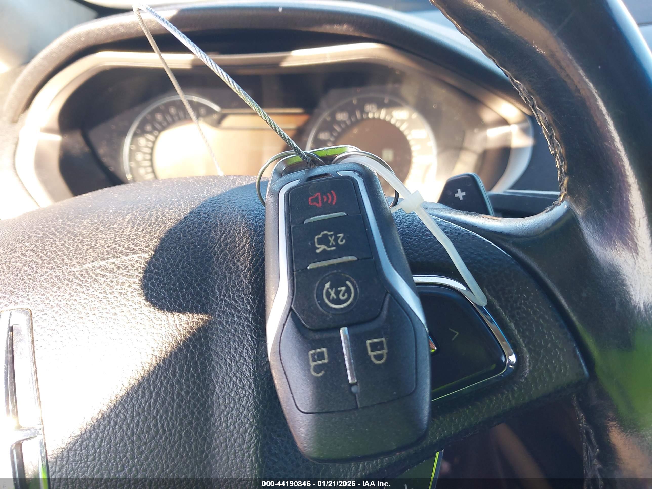 LINCOLN MKZ image 11