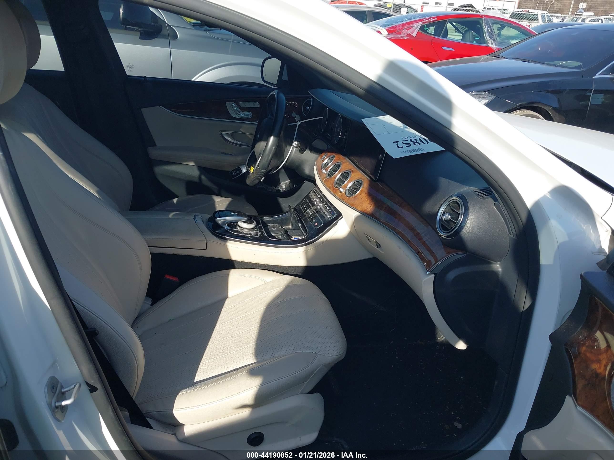 MERCEDES-BENZ E image 5
