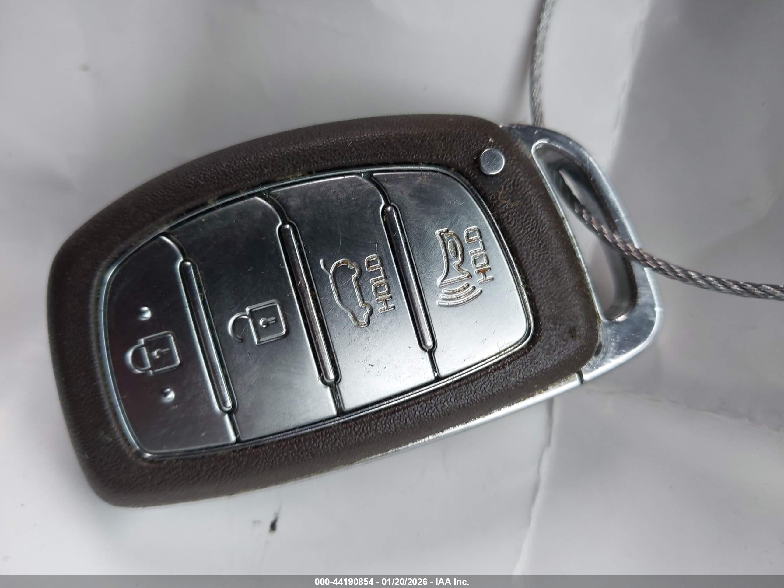 HYUNDAI TUCSON image 11