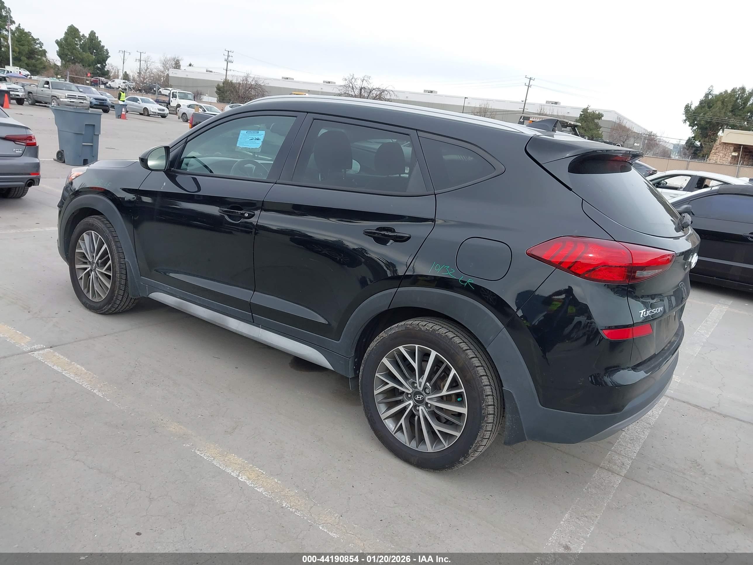 HYUNDAI TUCSON image 3