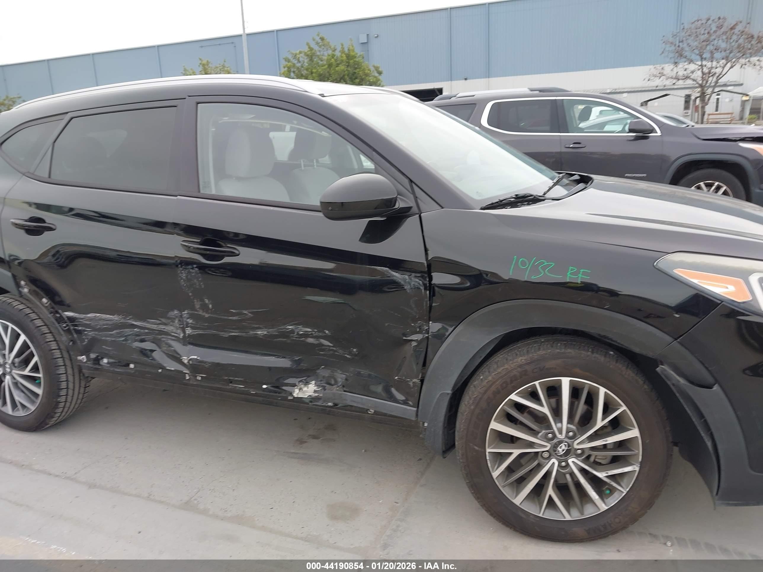 HYUNDAI TUCSON image 6