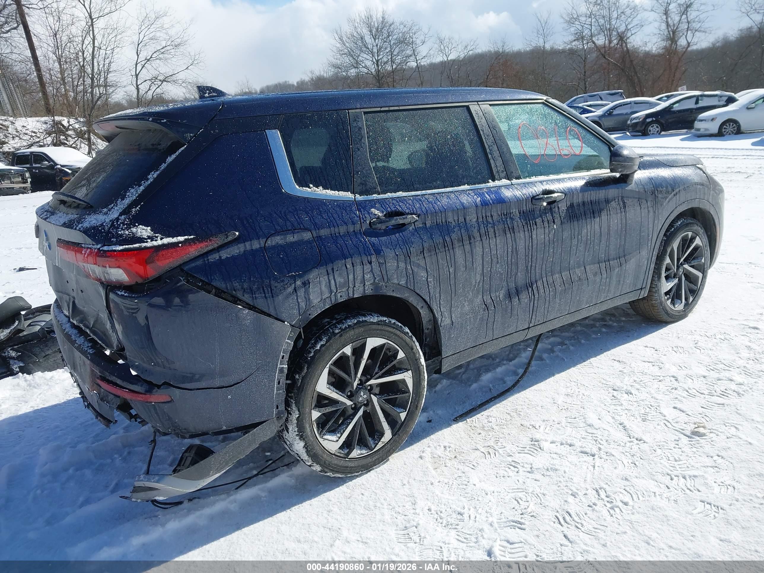 MITSUBISHI OUTLANDER image 4