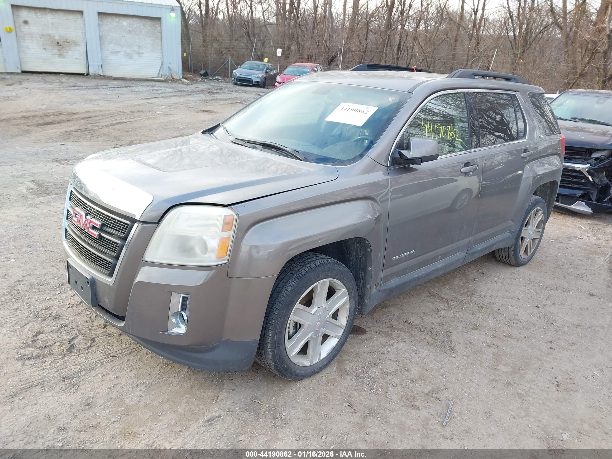 GMC TERRAIN image 2