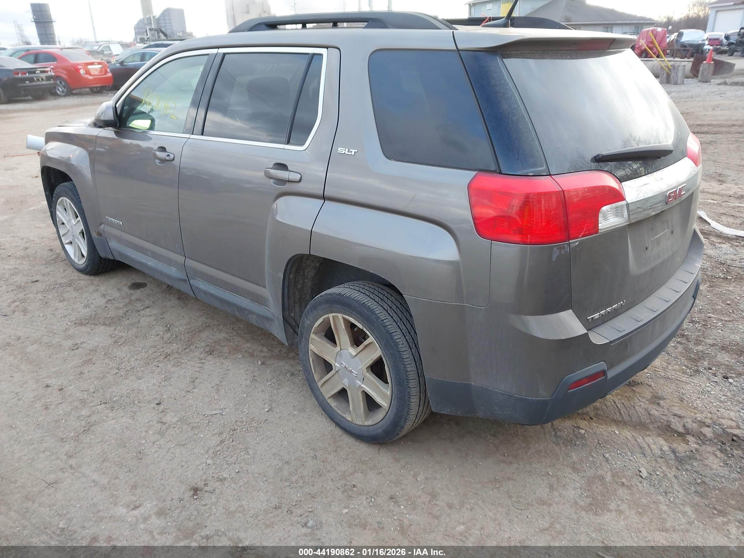 GMC TERRAIN image 3
