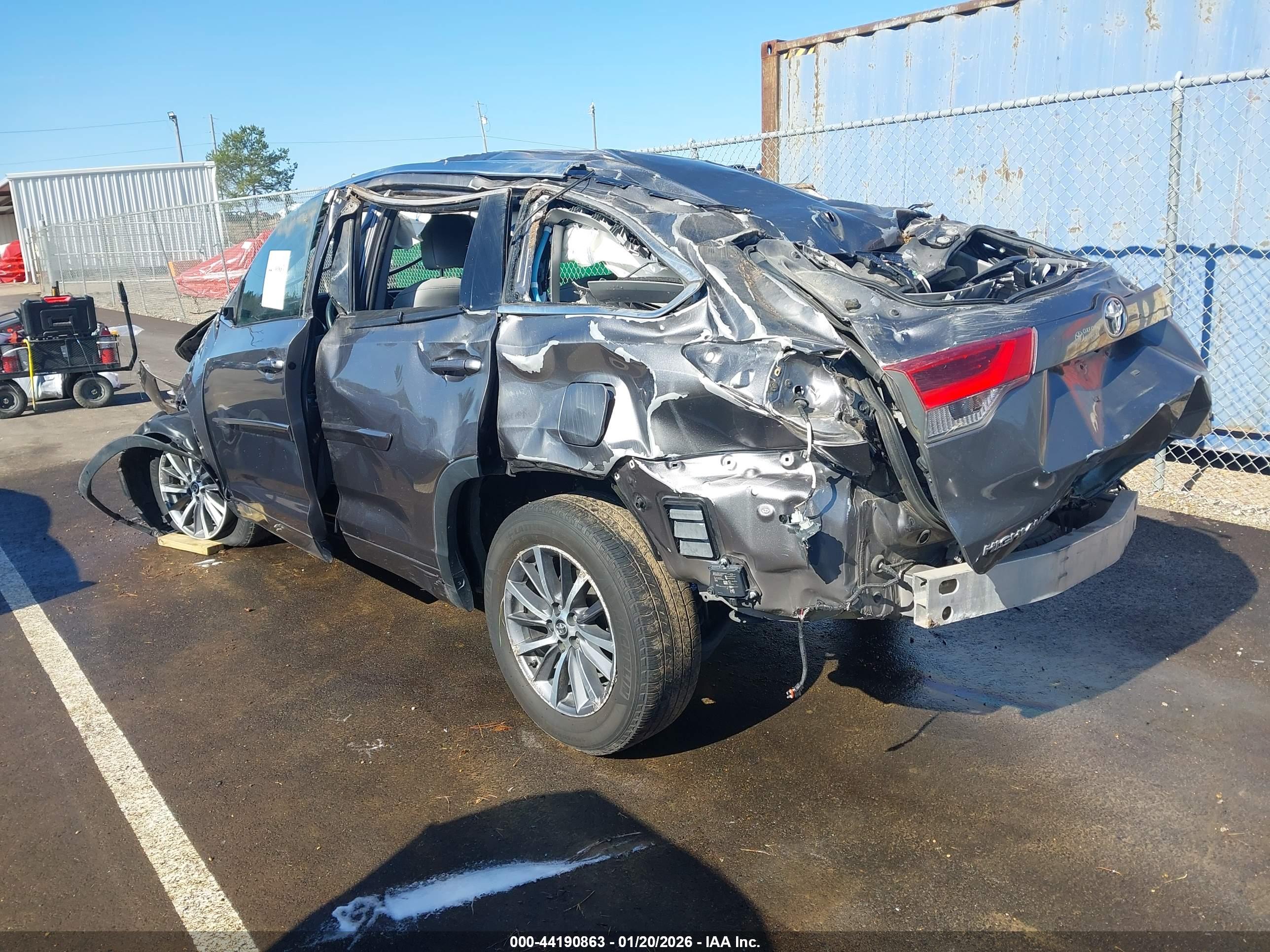 TOYOTA HIGHLANDER image 3